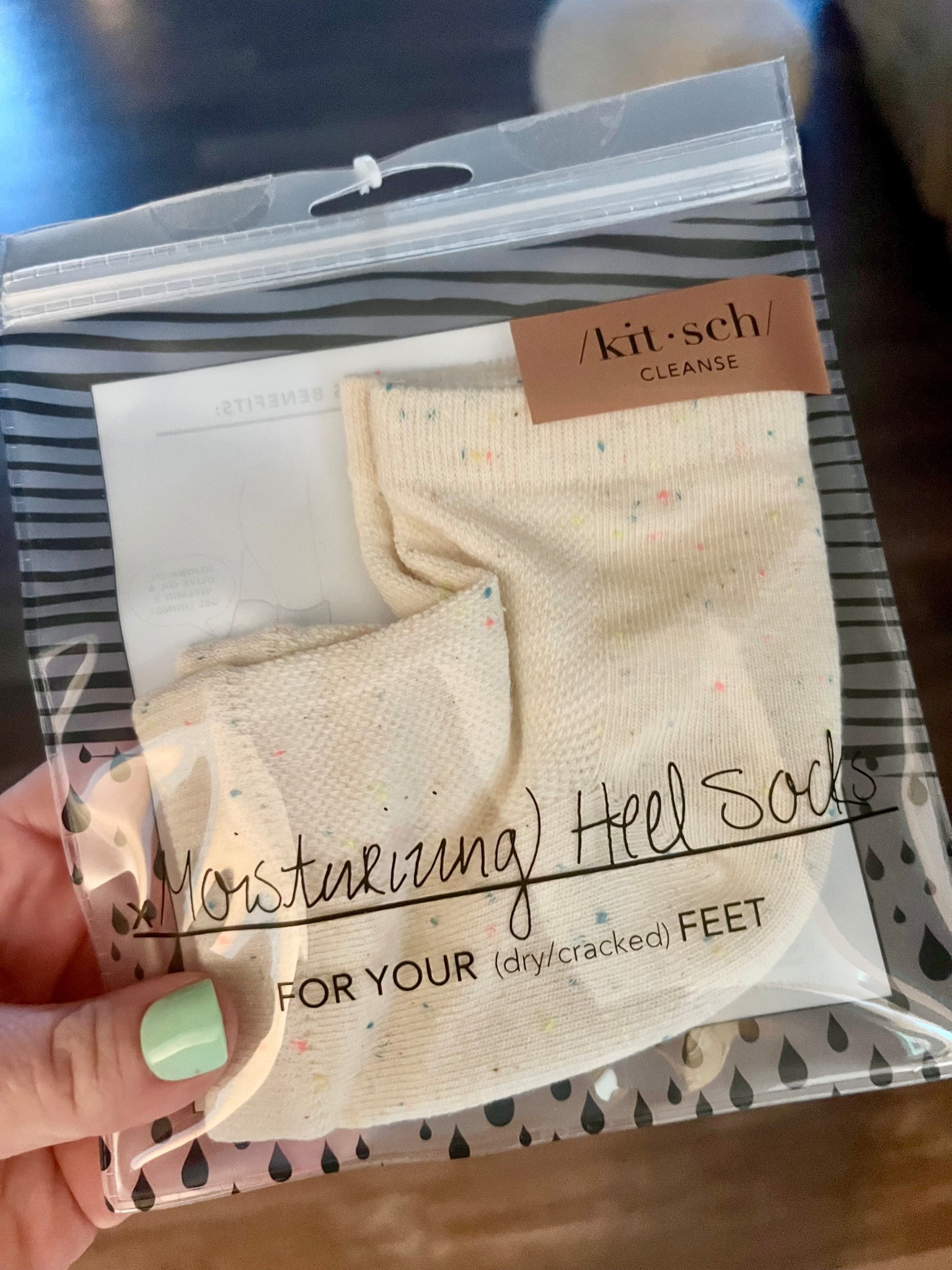 Bc sometimes dry heals last longer than winter 😖 the cooling gel pad in these heal socks is so comfy and refreshing!!

#LTKHome #LTKgrwm #LTKootd
