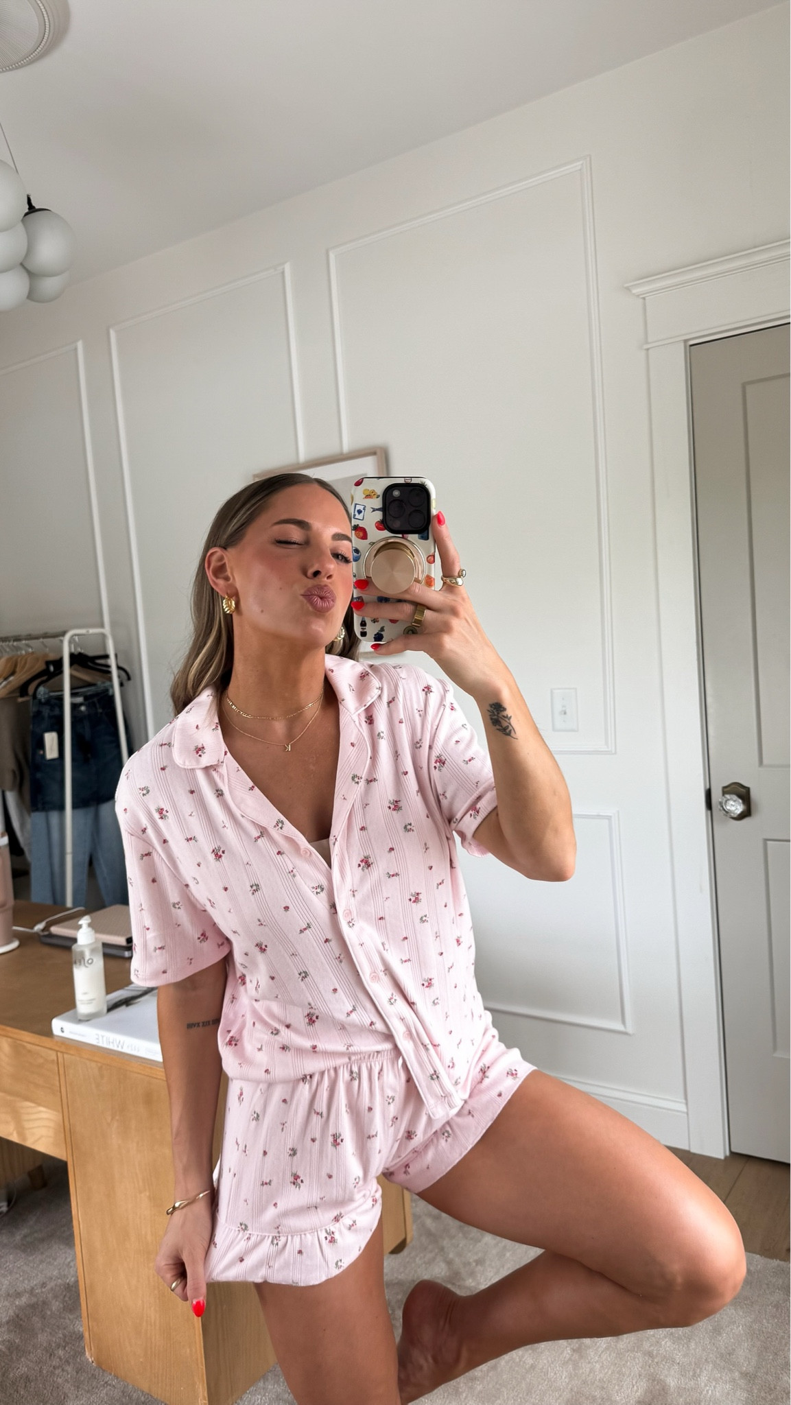 GOODNIGHT 😘 

Pajama Set
Lounge Set
Lounge Pajamas 

 

#LTKFindsUnder50 #LTKStyleTip #LTKSeasonal