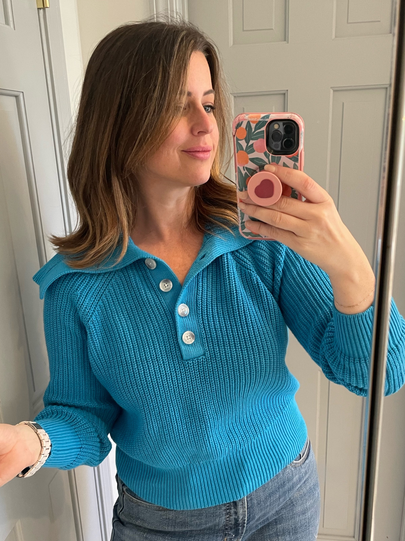 Loving this large collar and button neck. So cute with jeans or skirt. Great for layering 