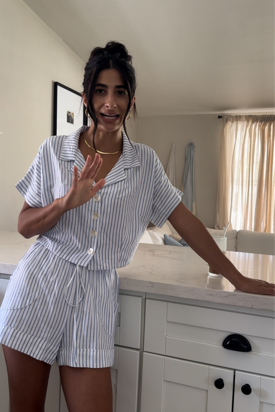 Blue and white linen short button up set 
Wearing: size XS in shorts, M in top