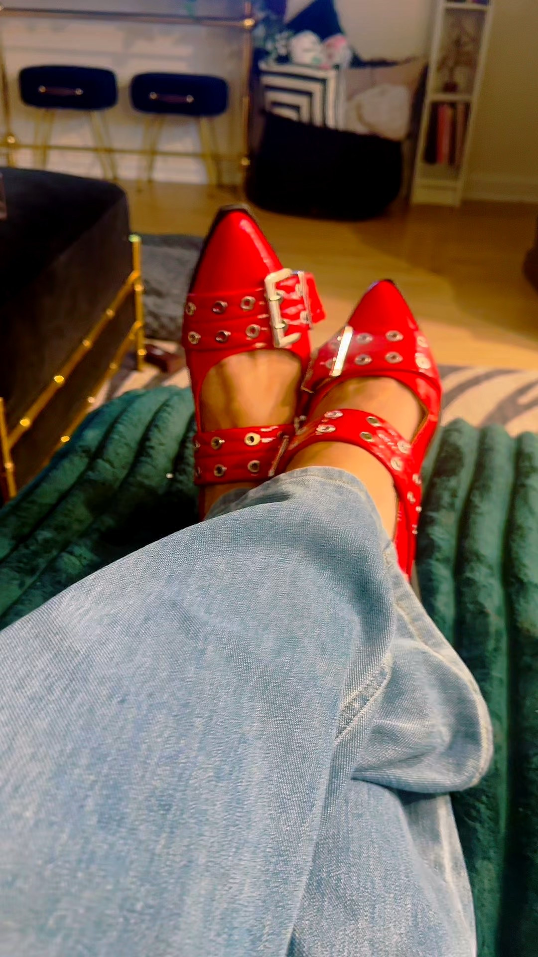 These flats were perfect with my wide leg jeans and simple black T-shirt❤️

#LTKOver40 #LTKPlusSize #LTKMidsize