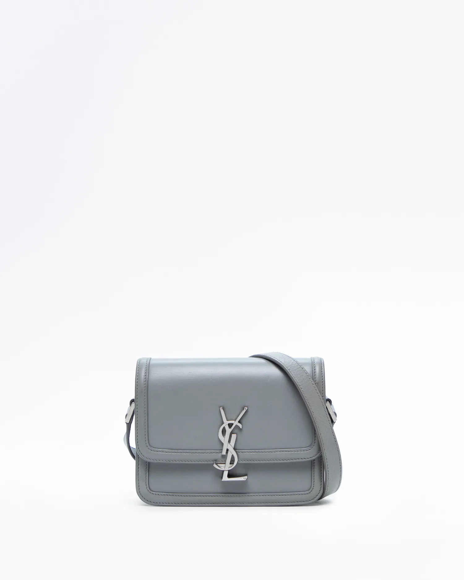 HomeHow It WorksClub PerksApply nowMerch Shop | Vivrelle