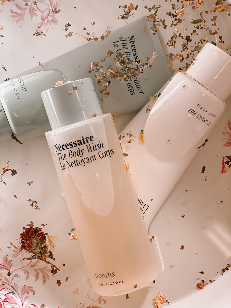  

 Bubble bath 🛀 or bust. 

Neessaore makes my very favorite bubble bath body wash. I mix one teaspoon of eucalyptus and one teaspoon of bergamont. Perfection  

#LTKfitnessgoals #LTKgrwm #LTKdayinmylife