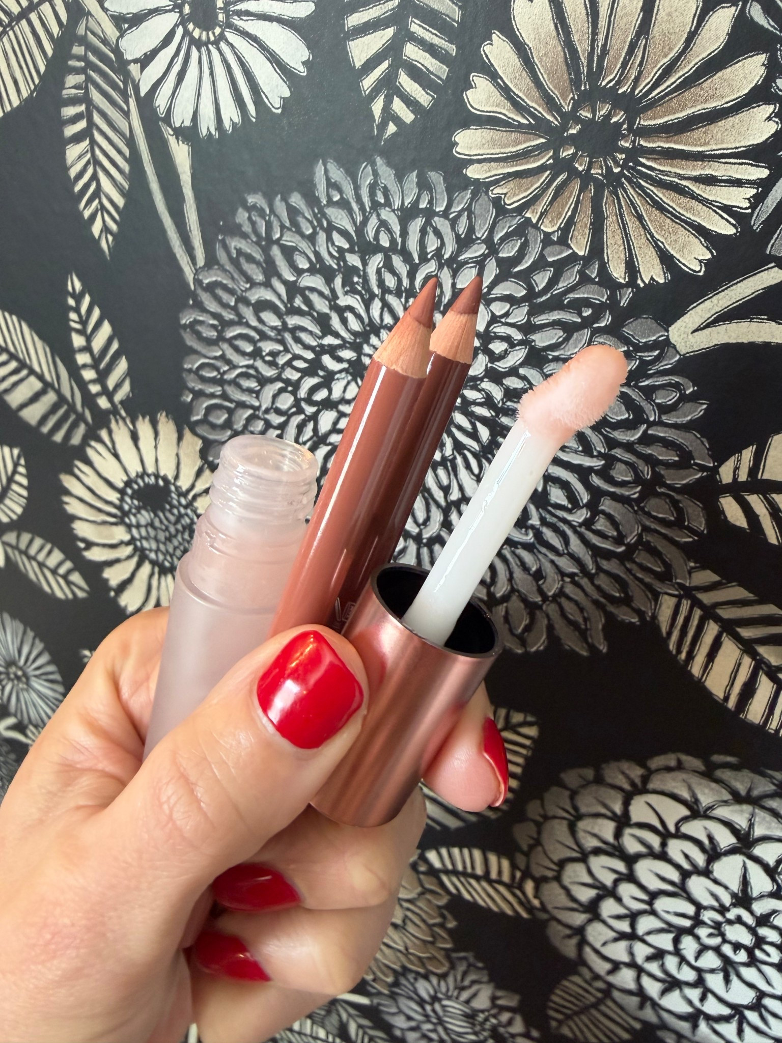 Liner colors 
Cinnamon & latte 
Clear gloss


#LTKgrwm #LTKOver40 #LTKmomlife