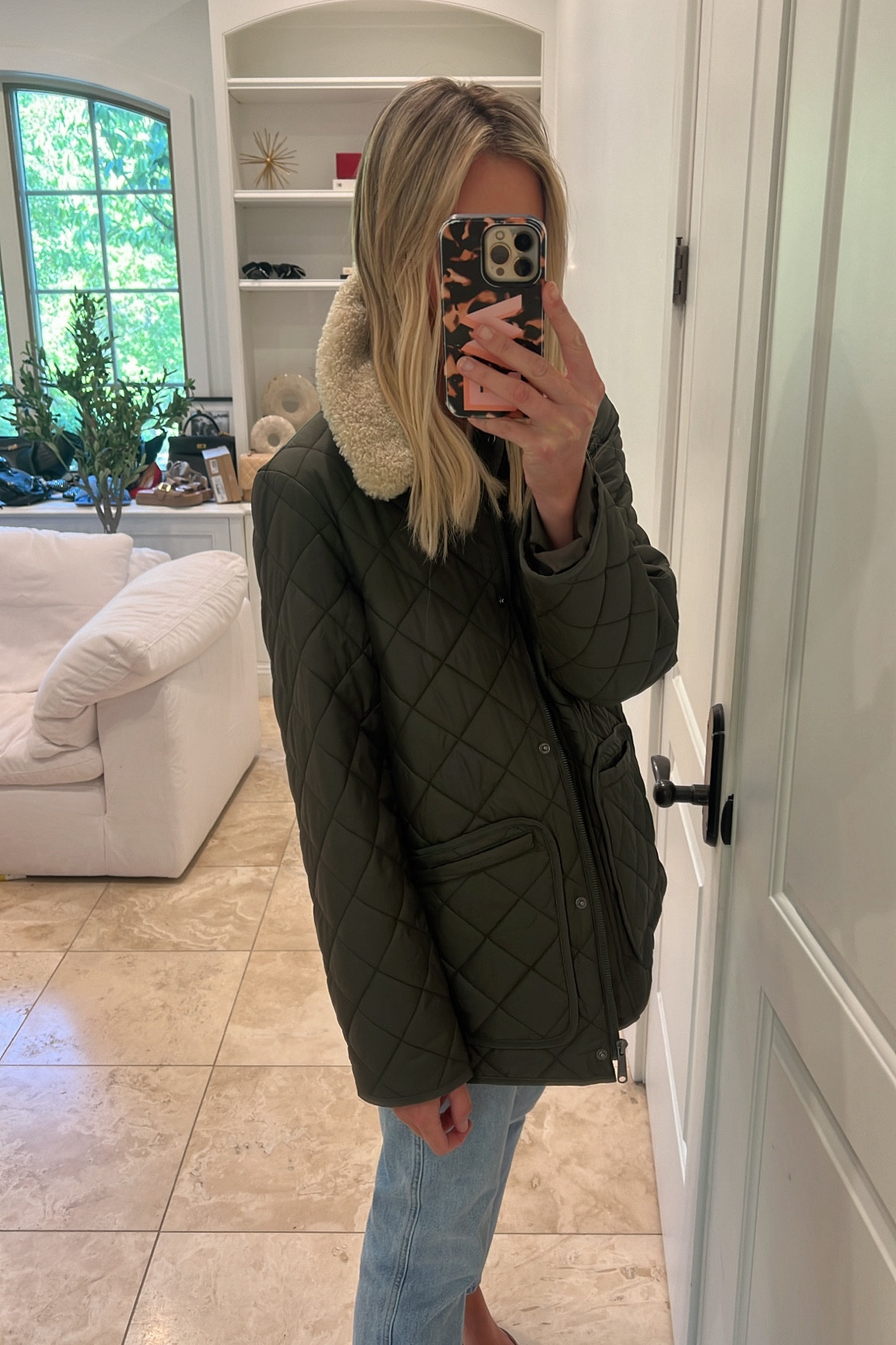 The cutest olive jacket with a sherpa collar. 

Barn jacket
Quilted jacket
Olive jacket 

#LTKStyleTip
