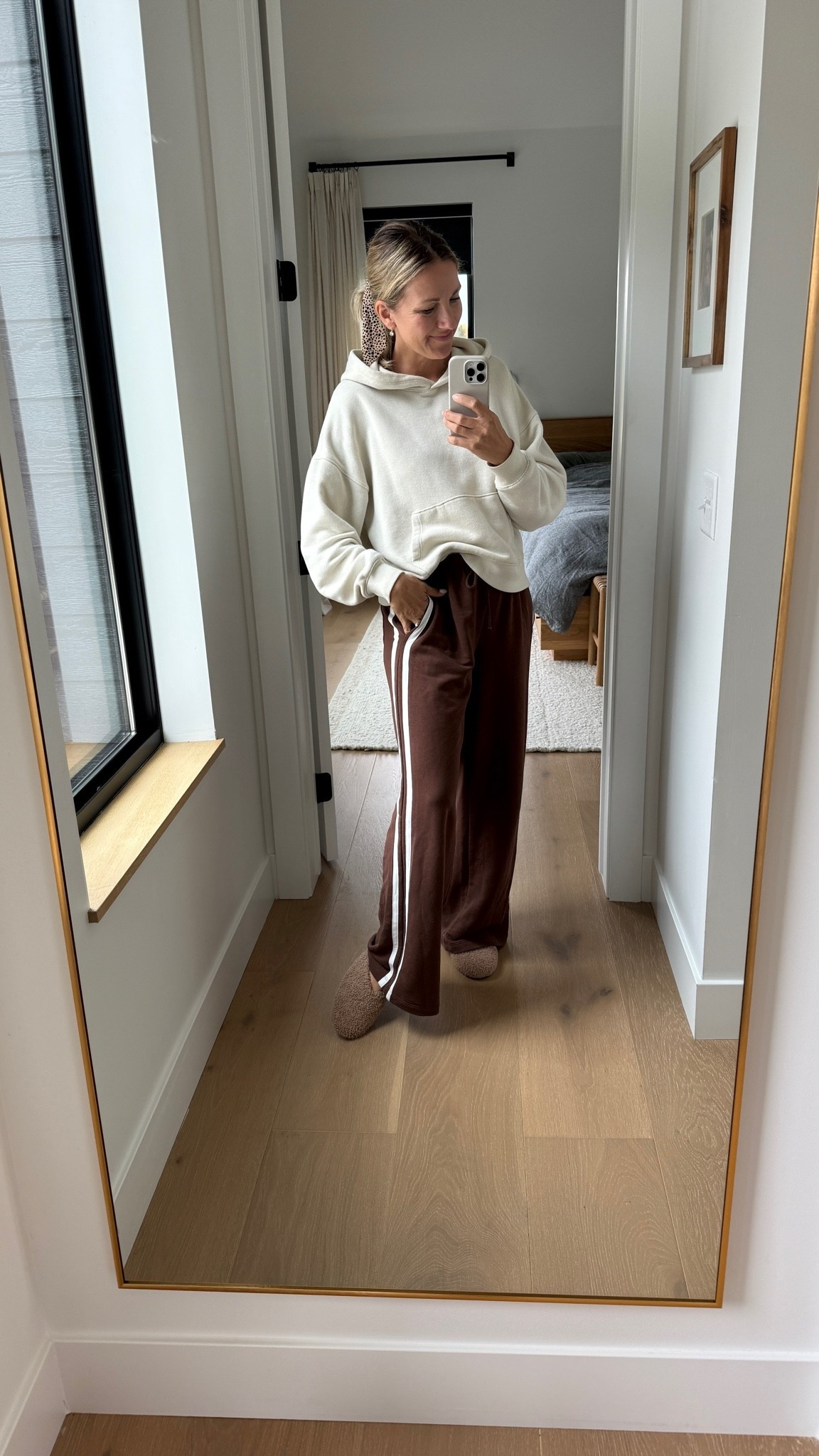 Obsessed with these soft stripe sweatpants- the brown color is 🍂🍁😍