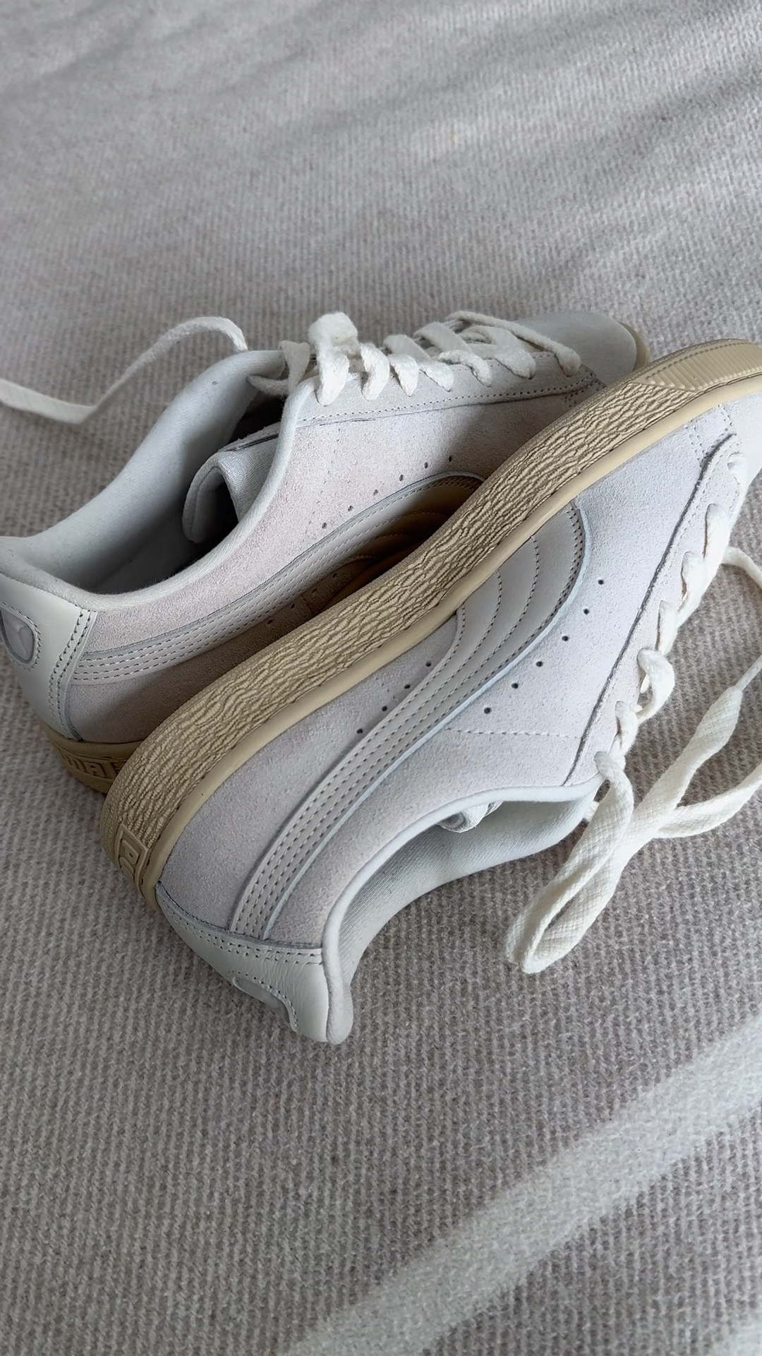 Puma Classic Suede sneakers are the perfect low profile sneakers for spring/summer 🩷👟. These are some similar styles, including the Puma Palermo sneakers that are a very close second fave!

Summer sneakers, white sneakers, classic sneakers. 

#LTKVideo #LTKShoeCrush