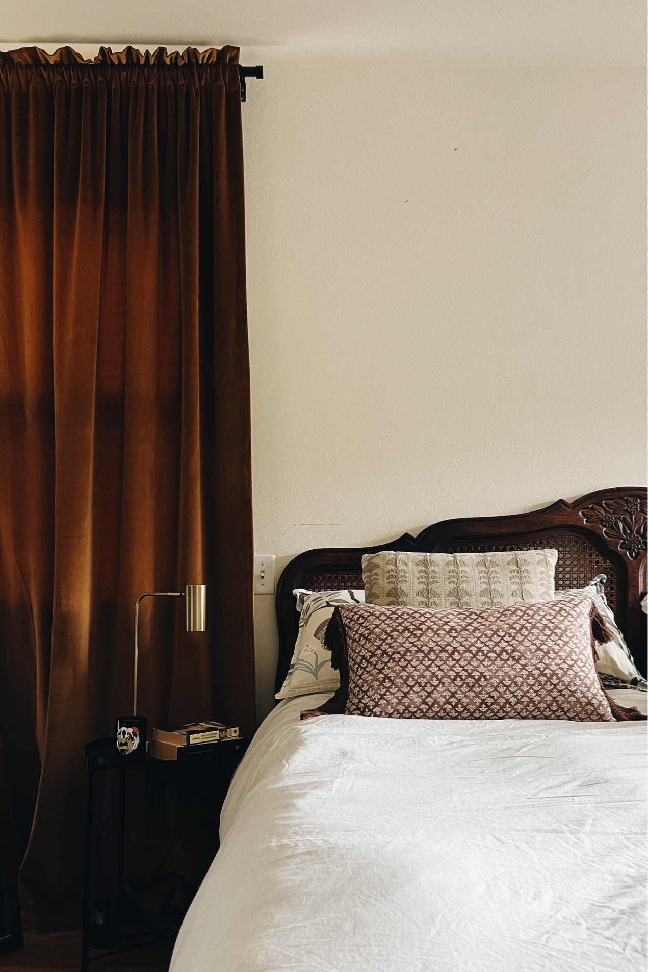 Our bedroom got a tiny update with these Studio McGee Target throw pillows! 
-
Carved vintage headboard - velvet curtains - Amazon Home - linen duvet cover - black side table - black metal accent table - gold task lamp - affordable throw pillows 

#LTKsalealert #LTKhome #LTKunder100