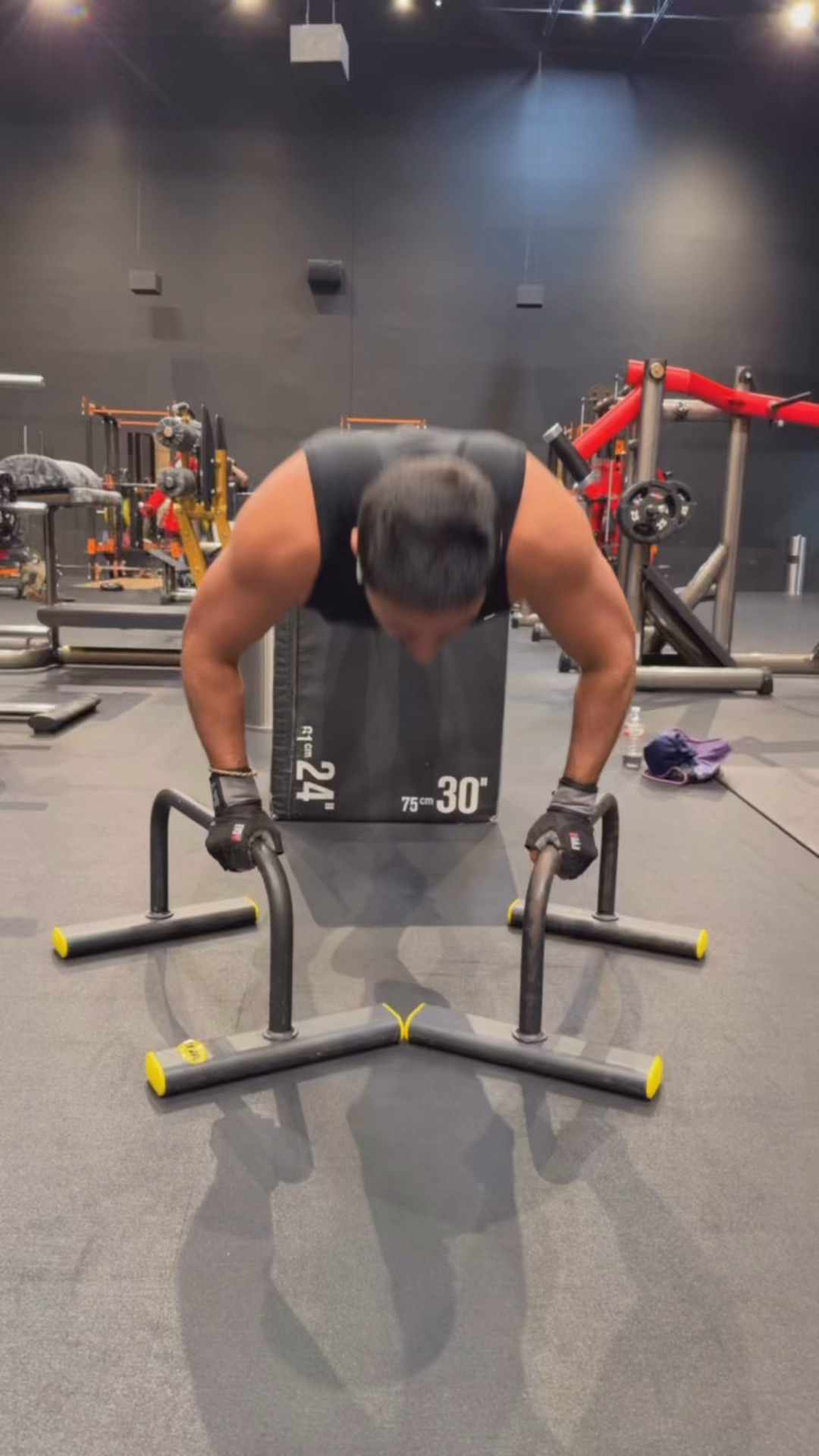 Level up your push-up game! Decline push-ups are key for sculpting your upper chest & shoulders and firing up your core.

#LTKfit #LTKstyletip #LTKActive #declinepushups #upperbodyworkout #chestday #coreworkout #gymworkout #fitfashion #fitnessmotivation #superzydan


#LTKActive #LTKMens #LTKOver40