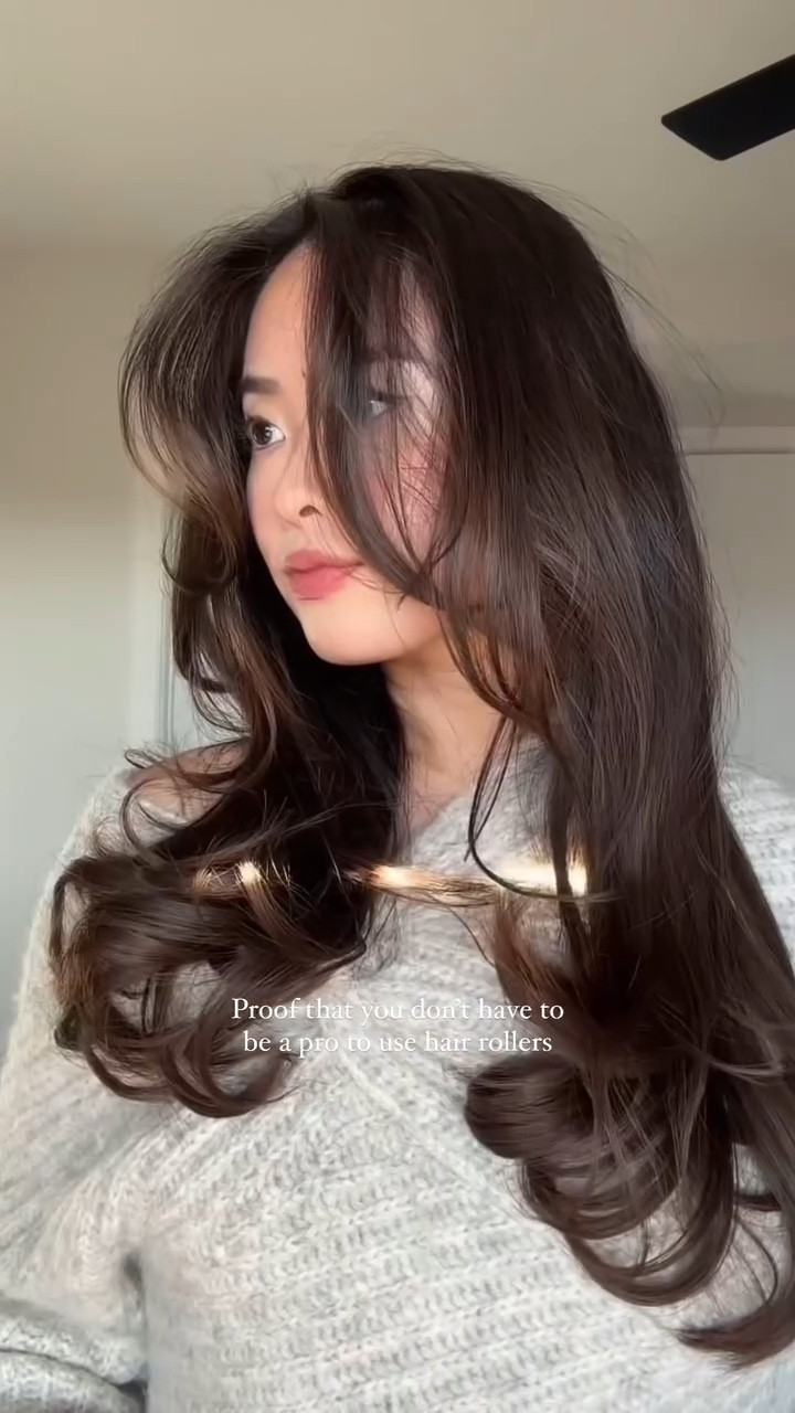 My setup was embarrassing but was surprised that it turned out pretty well 😙 If you’re new to hair rollers, don’t be afraid to try them! 

#hairrollers #blowoutstyles #blowoututorial #brazilianblowout #dysonairwraptutorial