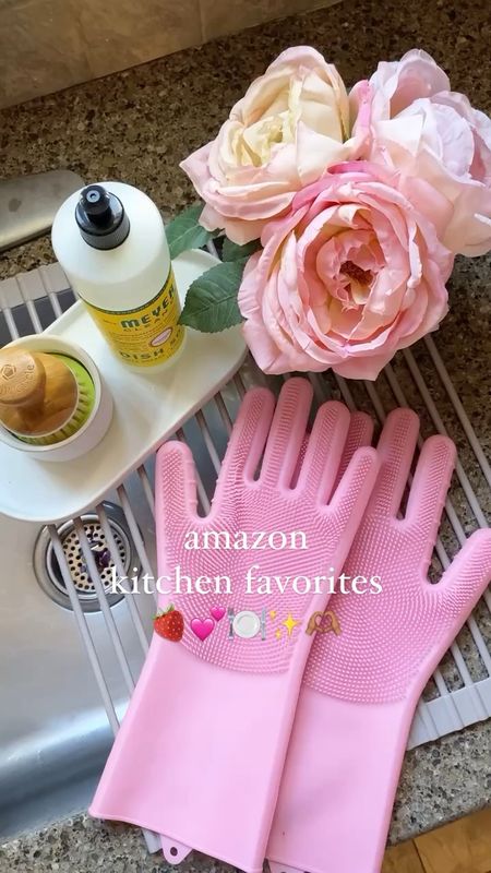 Amazon kitchen favorites 


Queen Carlene, kitchen finds, Amazon home finds, soap dispenser, dish rack, dishwashing gloves

#LTKhome #LTKSeasonal #LTKunder50