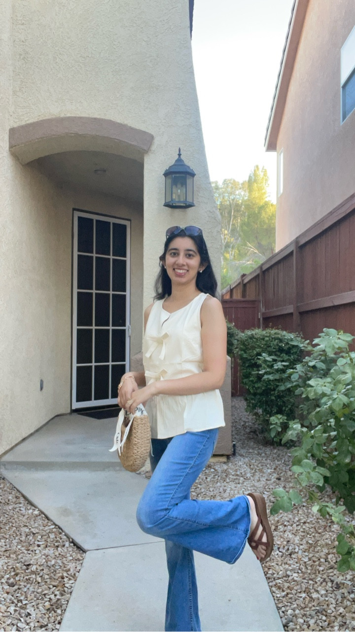 I’m so obsessed with this adorable top for the summer season ☀️💛🫶🏼

Yall, the bows on it are literally the cherry on top! 💝 Sooo cute omg 🎀

The top itself is so lightweight and fits like a dream. I’m wearing the color apricot but it comes in other colors! Can’t wait to wear this for teaching too! ☺️ the upcoming school year is upon us, so if you’re a teacher looking for a cute teacher top, this is definitely a great option! Style with jeans or a cute skirt!



#summer #summerstyle #outfitinspiration #outﬁtinspo #summeroutfits #top #summertop #summervibes #bows #yellow #pastelyellow #cutesy #sweet #precious #teacherstyle #teacheroutfit #teachergram #fyp #style #fashion #outfits #amazon #amazonfinds #amazonfashion #zesica #zesicaofficial #collab