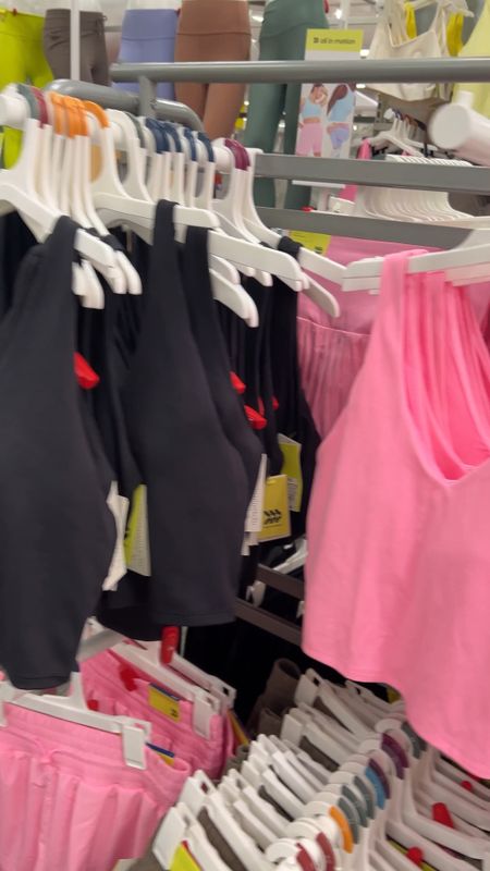 BEST sports bras you’ll find for the price and they’re at this fan favorite retailer! Size chart in video/on tag is accurate, reference it when picking sizing. I wear an XL and am normally around a 36DD/38D in bras!

#LTKfitness #LTKxTarget #LTKVideo