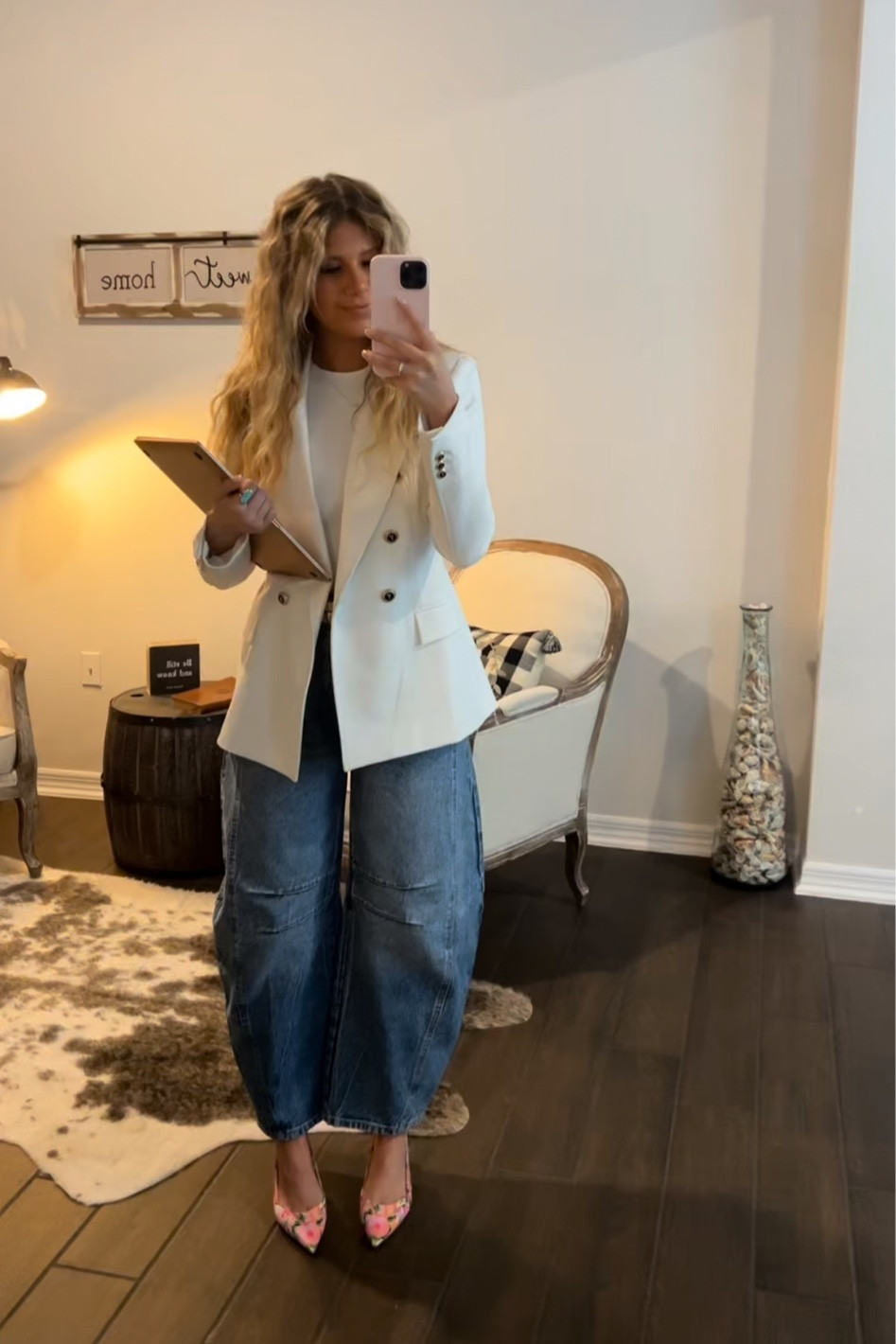 Jeans and heels linked here ! 🩷⚾️