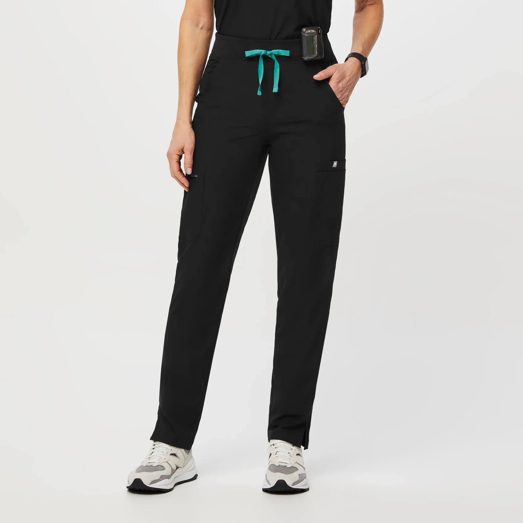 High Waisted Yola FREEx Lined Skinny Scrub Pants™ | FIGS