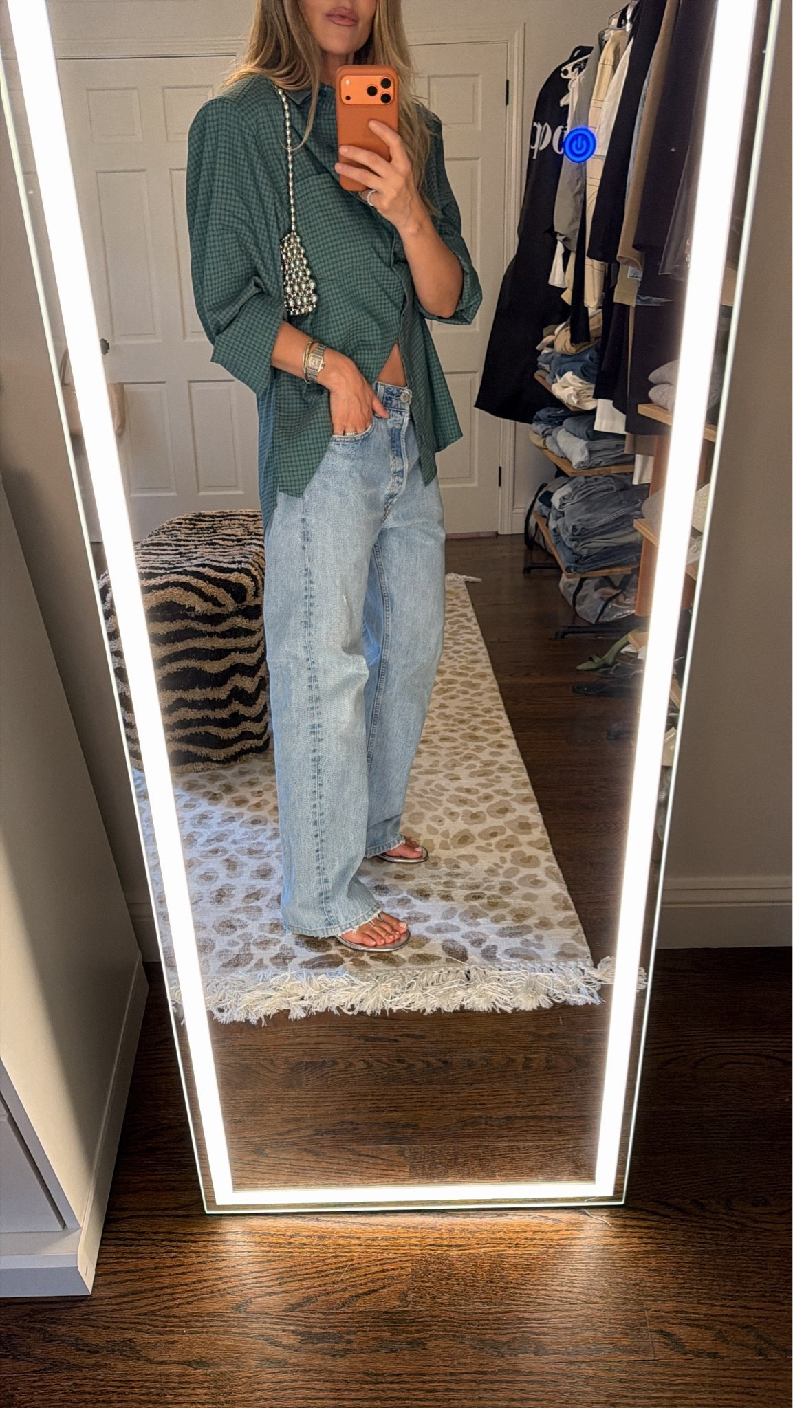 Top XXS runs huge! size down a few sizes 
Jeans 26- size up for baggy fit