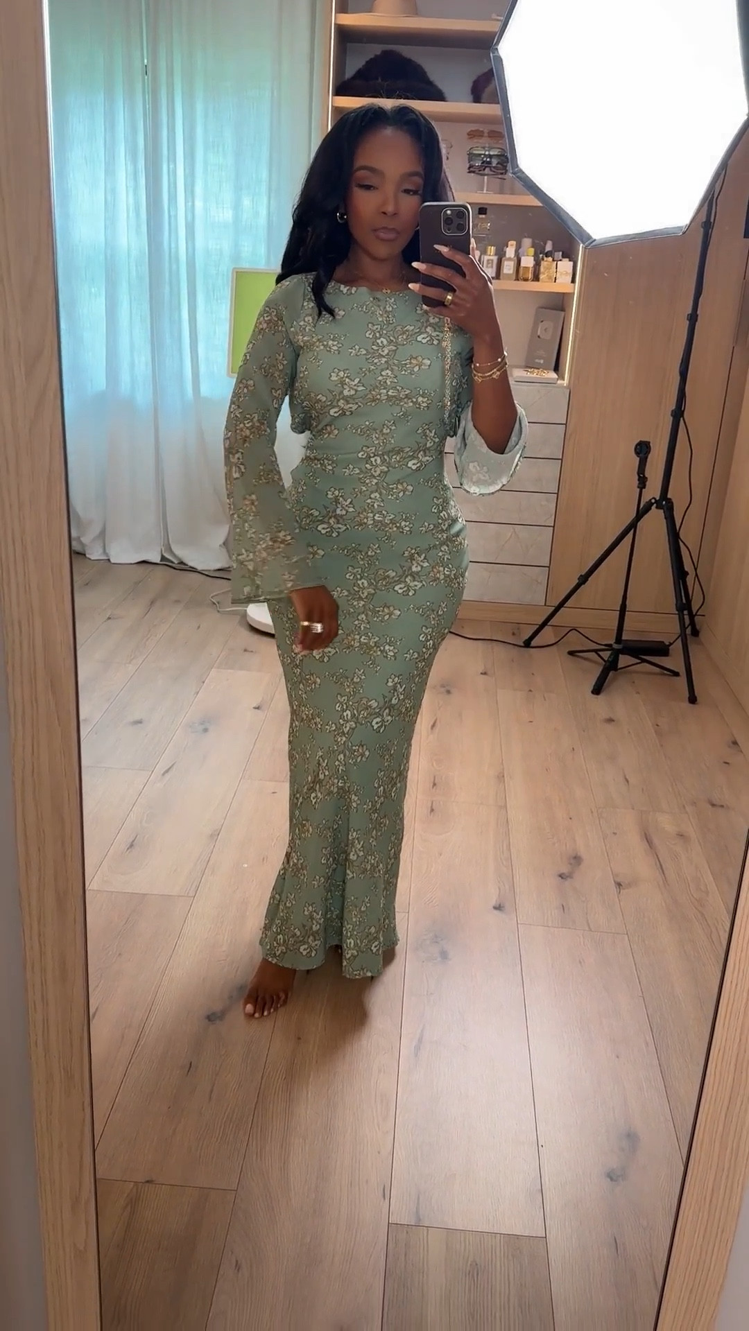 Scroll to shop this soft floral moment 🌿

This fitted maxi with delicate florals and flared sleeves is so feminine and flattering—perfect for brunch, baby showers, or a pretty spring event.

📏 Measurements: 5’4”, 140 lbs, 34D bust, 27” waist, 40” hips

#LTKootd #LTKMothersDay #LTKPetite