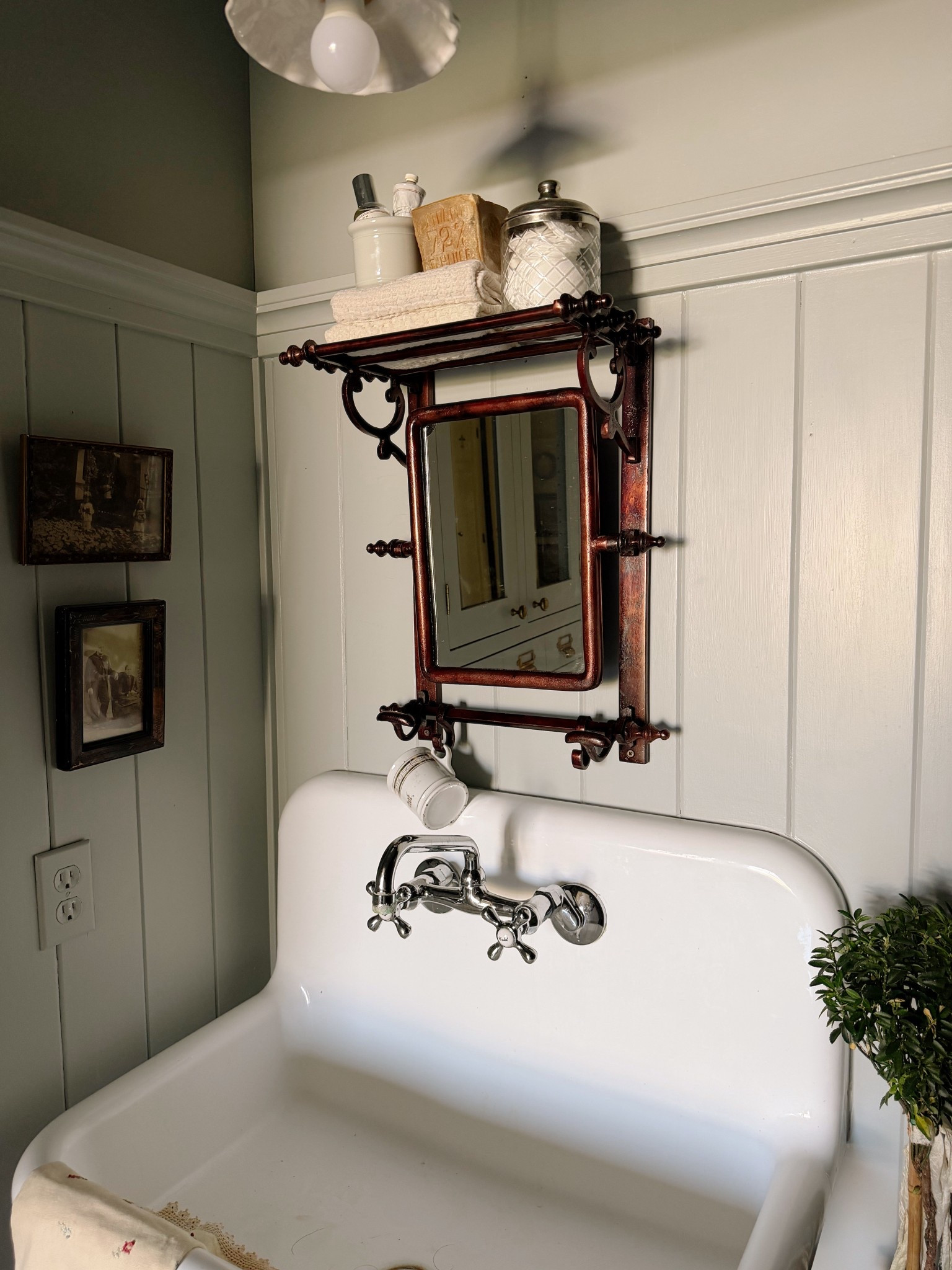 Cozy cottage bathroom- see the mirror & more on my instagram today: @lizmariegalvan 

#LTKSaleAlert #LTKHome