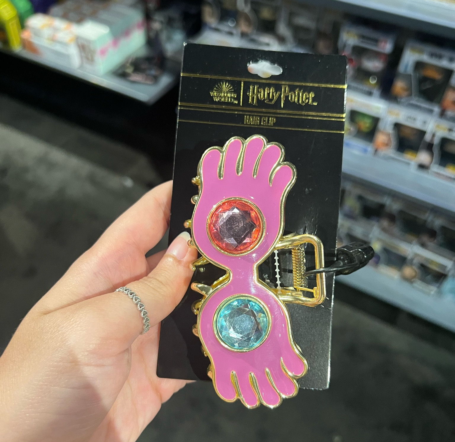 The cutest Harry Potter claw clip ✨