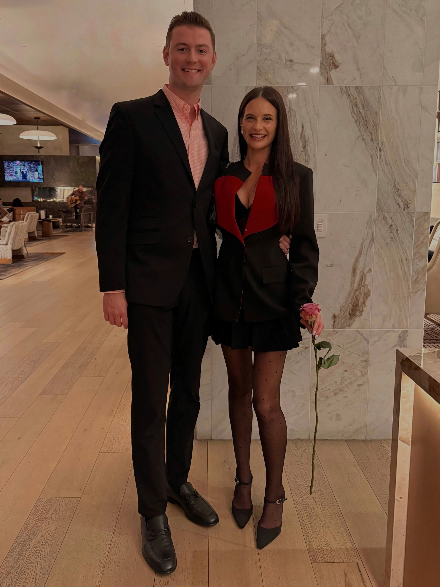 I ♥️ a blazer moment | date night | valentine | night out | weekend | dressy | chic | quiet luxury | old money aesthetic | black | classy chic | workwear | office outfitt

#LTKWorkwear #LTKNYFW #LTKdayinmylife