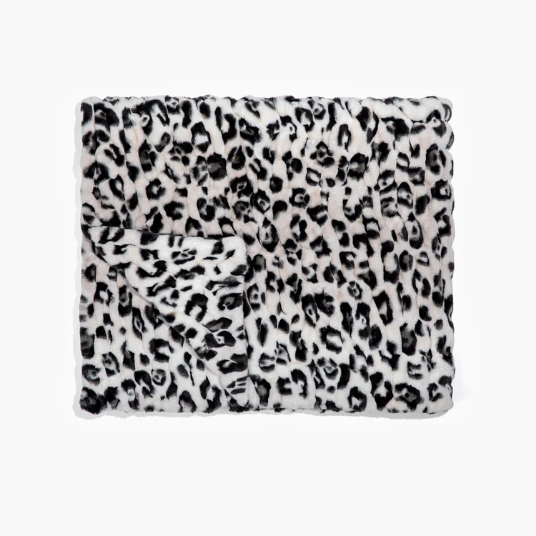 Snow Leopard | Lola Blankets