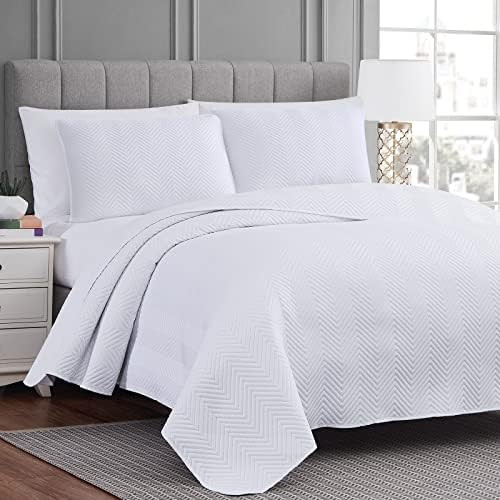 Vessia 3-Piece Quilt Bedding Set King Size(106x96 inch) - Chevron Pattern Decorative Brushed Bedspre | Amazon (US)
