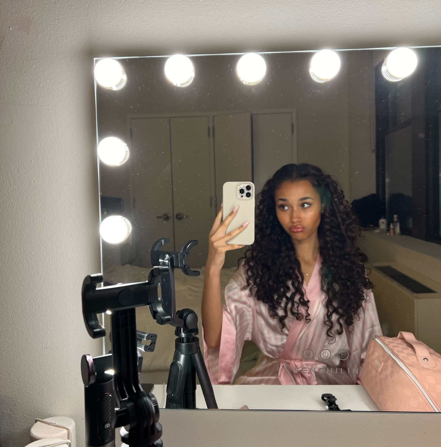 My lighting set up!

#LTKGiftGuide #LTKHome #LTKVideo