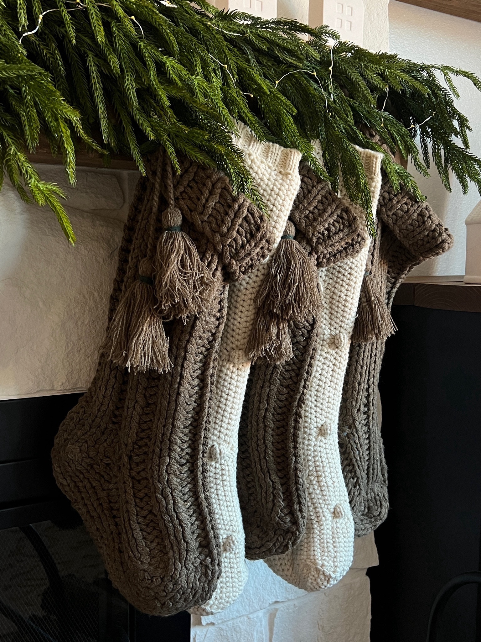 Give me all the neutrals this Christmas season🌲✨ Loving the stocking combo🫶🏼

#LTKSeasonal #LTKHoliday #LTKhome