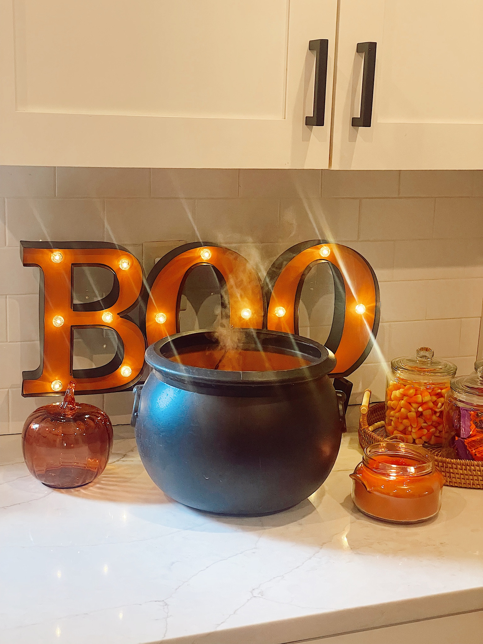 Halloween decor // Kitchen // Home decor // Halloween kitchen

#LTKHalloween #LTKSeasonal #LTKhome