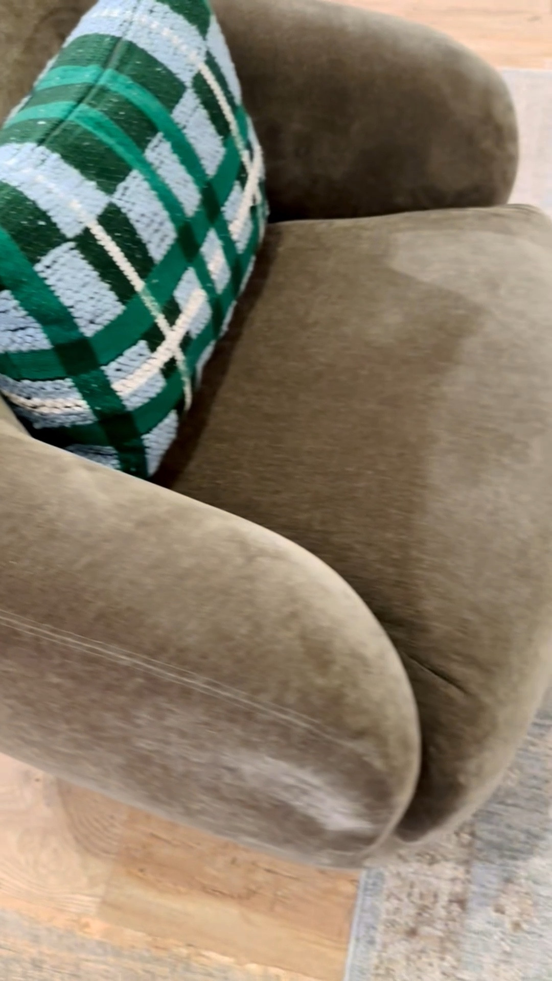 Cozy, comfy, and stylish — thanks to the soft slope of this dark green velvet lounge chair. Get your home retreat ready for the holidays. 💚✨

#LoungeChair #HolidayHome #CozyVibes #VelvetStyle #HomeRetreat #SeasonalDecor

#LTKHoliday #LTKHome