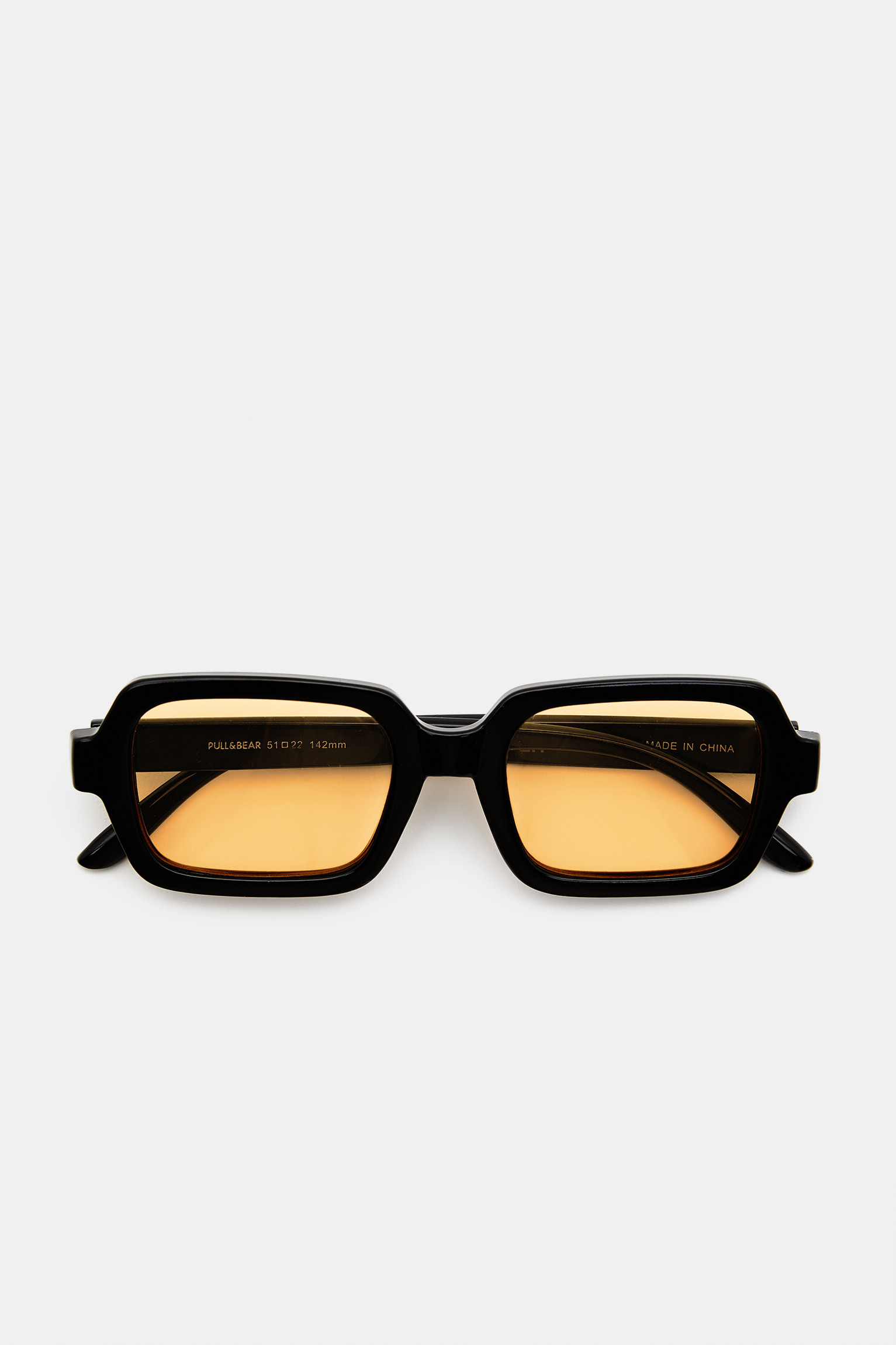 Retro-style sunglasses | PULL and BEAR UK