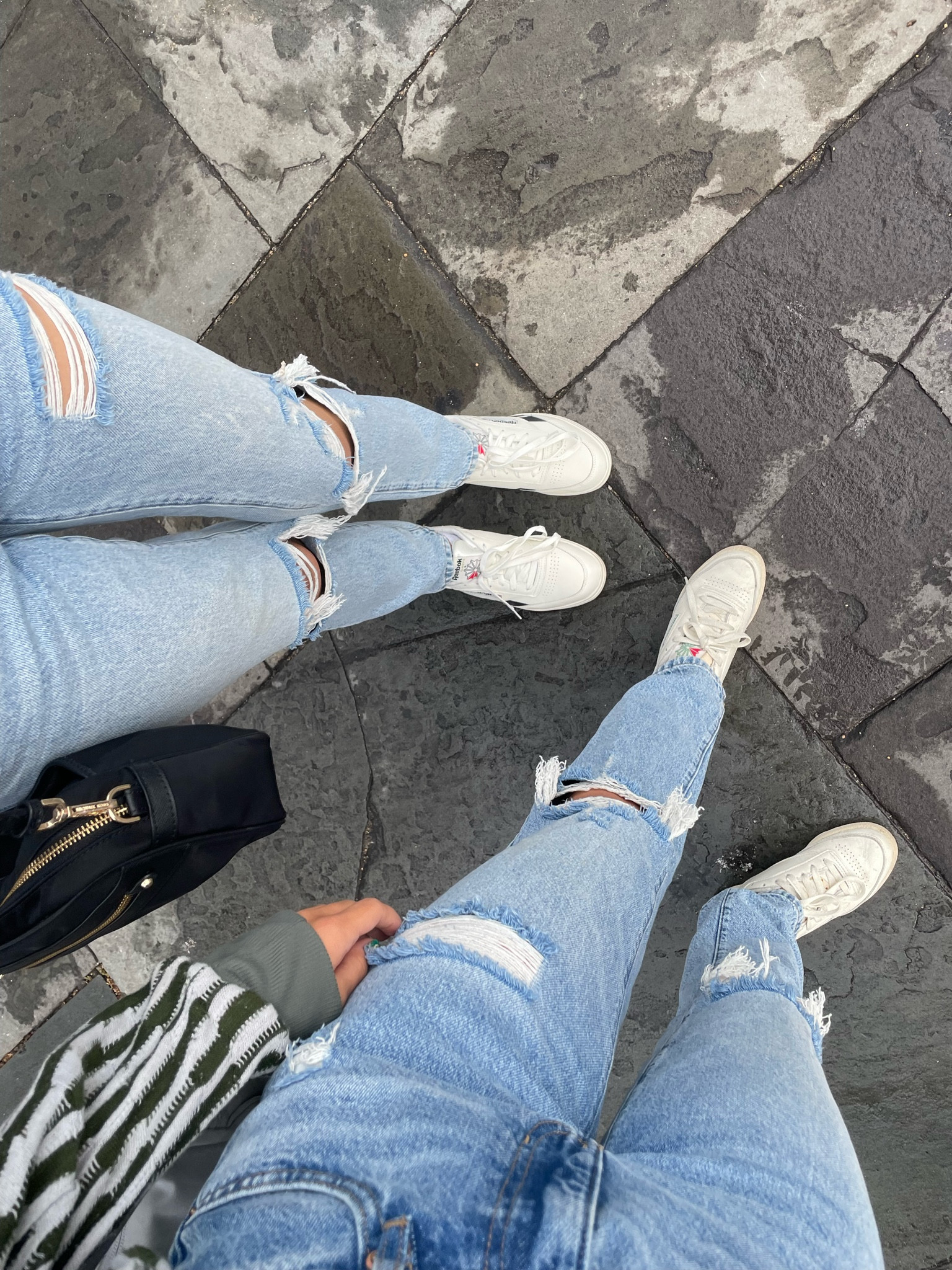 You know a pair of jeans slay when your sister shows up in the same pair! 😂🫶🏼🥂

#LTKGiftGuide #LTKSeasonal #LTKstyletip