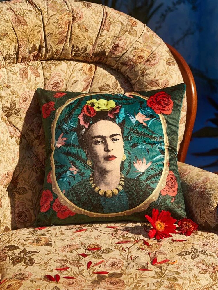 Frida Kahlo X SHEIN Floral & Figure Graphic Cushion Cover Without Filler | SHEIN