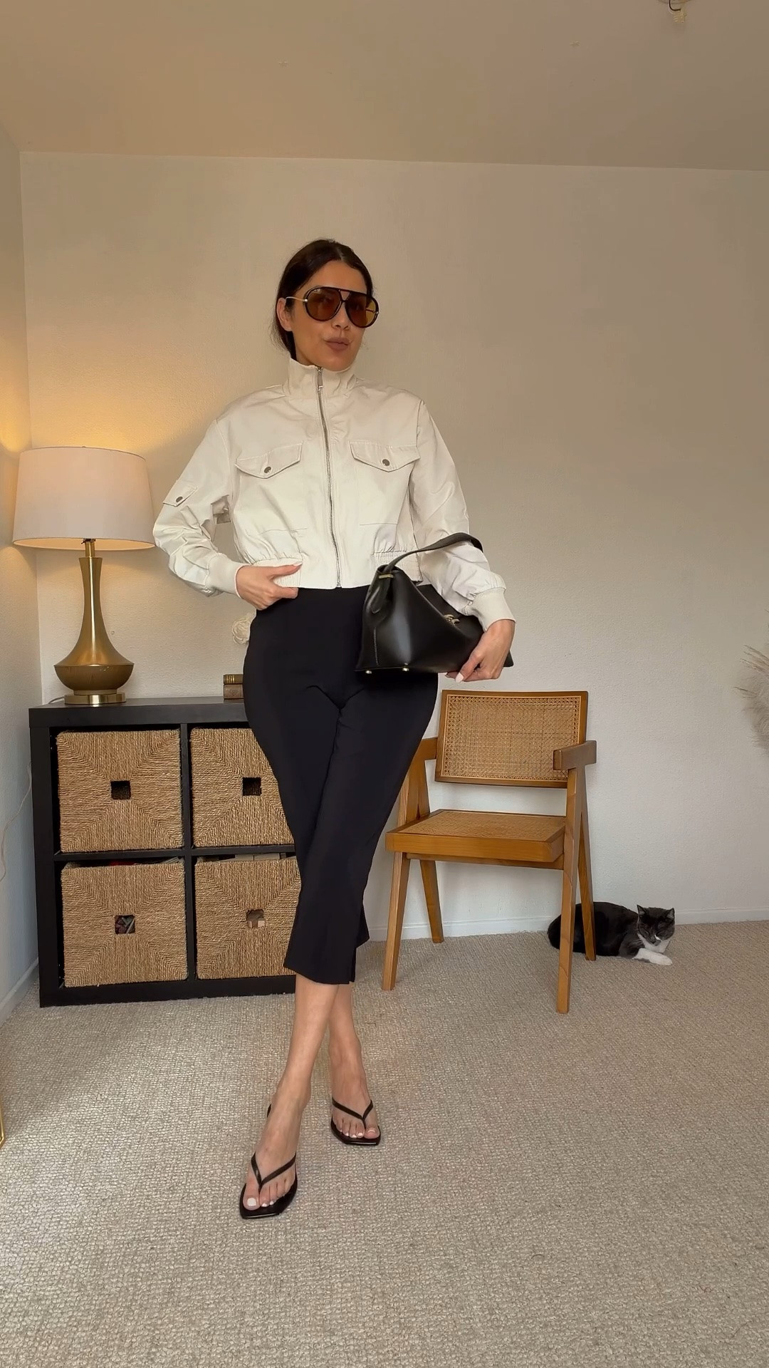 kylie jenner wore it… but here’s how to make it look effortlessly expensive 🤍

cropped capris + minimal thong sandals + a structured jacket = that quiet luxury formula no one talks about

it’s clean, it’s sharp, and it instantly makes basics look intentional

the key?
tailoring + neutral tones + confidence

this is how you do “off-duty model” without trying too hard

comment CAPRI and i’ll send you the links 🤍

#quietluxury #caprioutfits #effortlessstyle #minimalchic #springoutfits