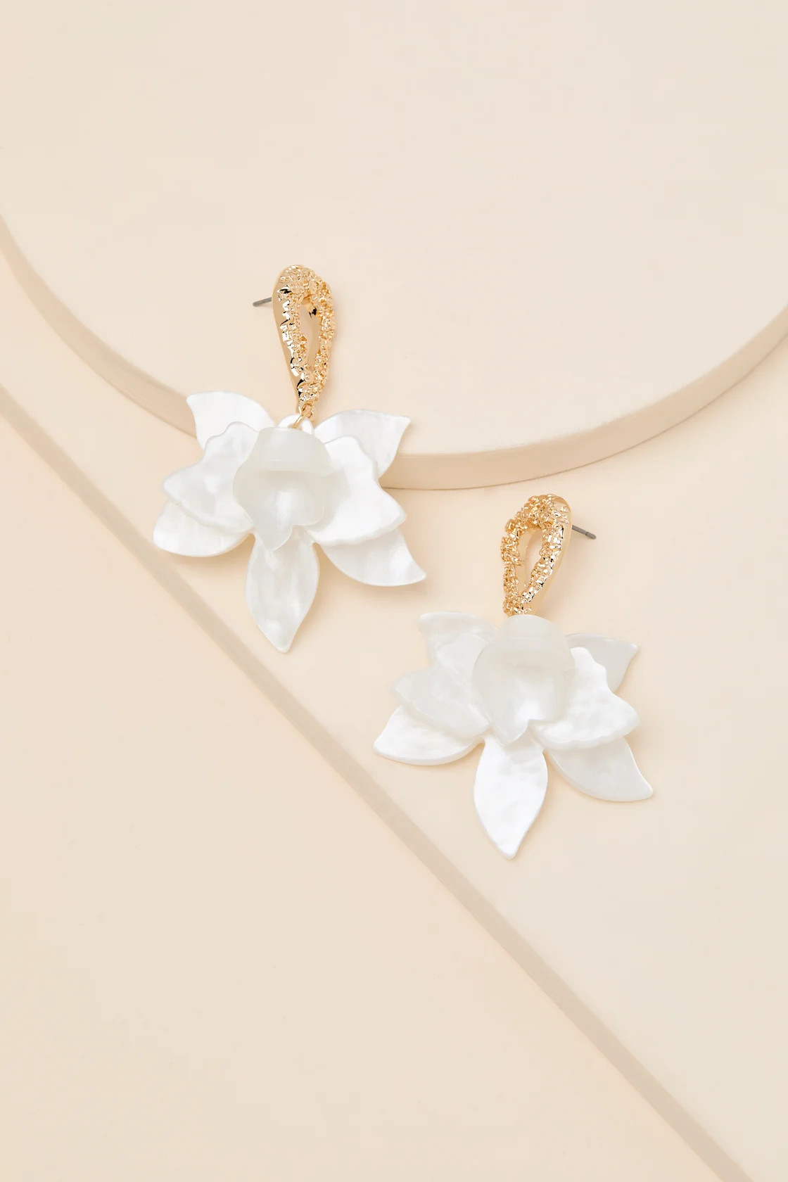 Permelia White Flower Statement Earrings | Lulus