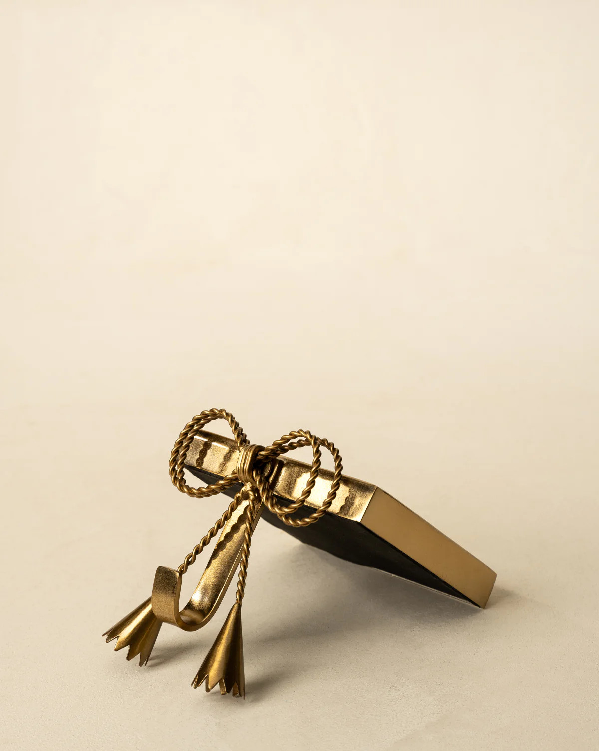 Erika Stocking Holder | McGee &amp; Co. (US)