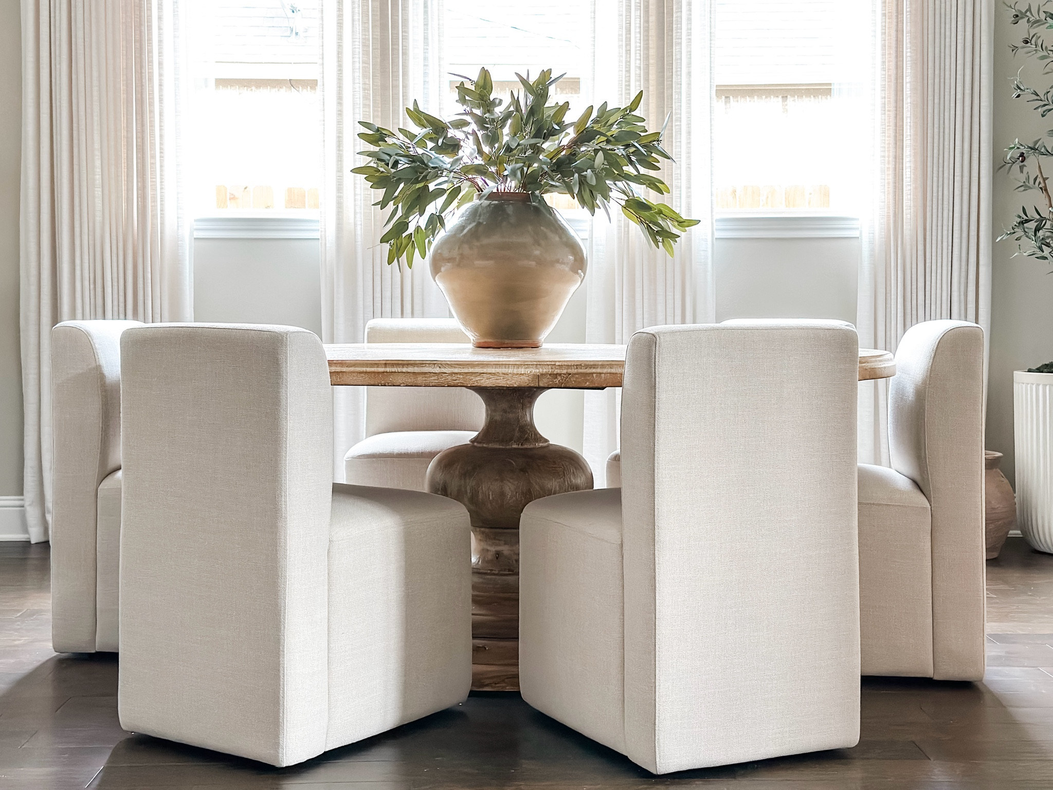 Walmart Home Favorites 

Walmart decor  Walmart finds  styling inspo  modern decor  modern home  neutral picks  neutral finds  how to decorate  styling  home design

#LTKstyletip #LTKhome