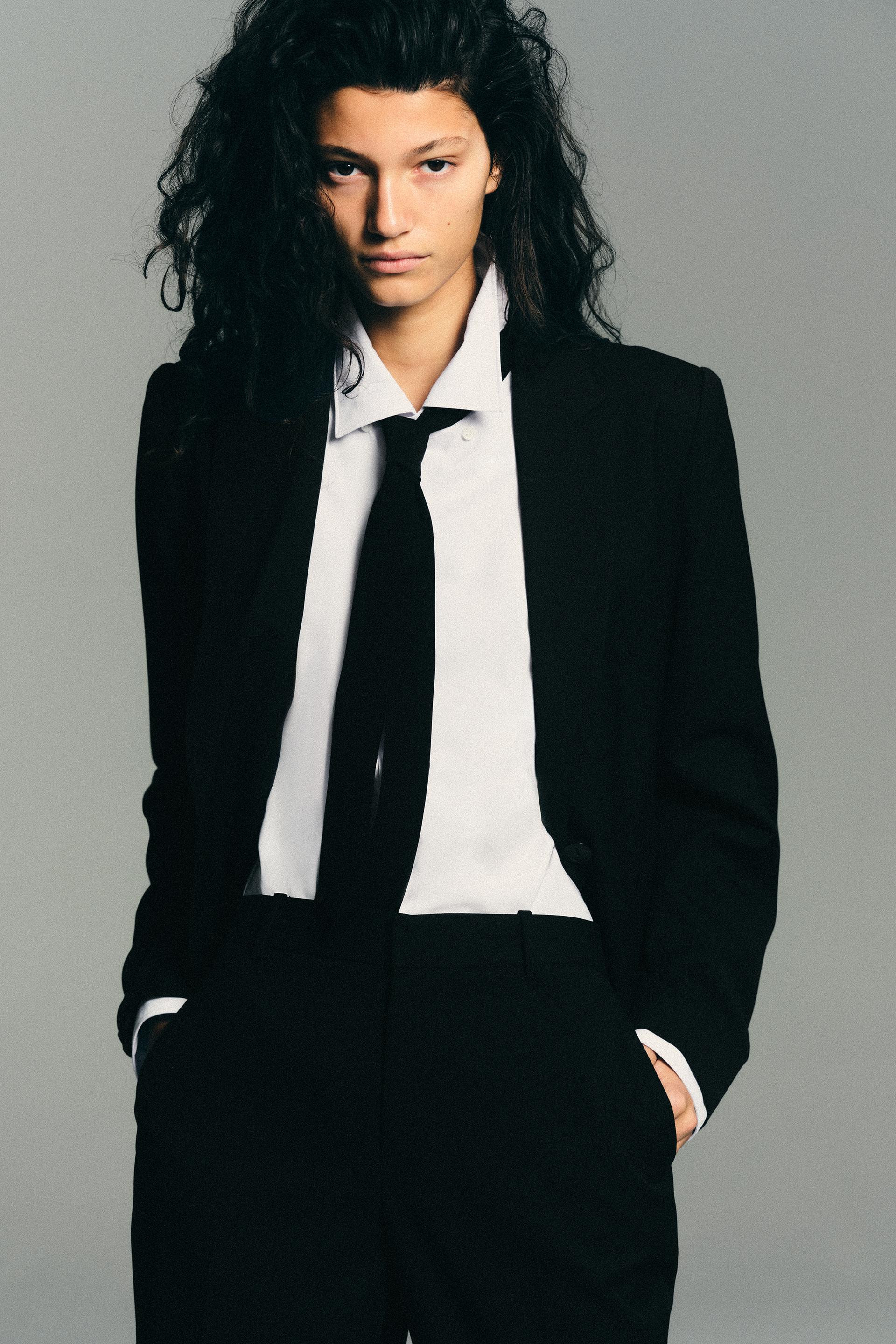 Zara - Fitted Blazer With Shoulder Pads - Black - Xs - Woman | Zara US