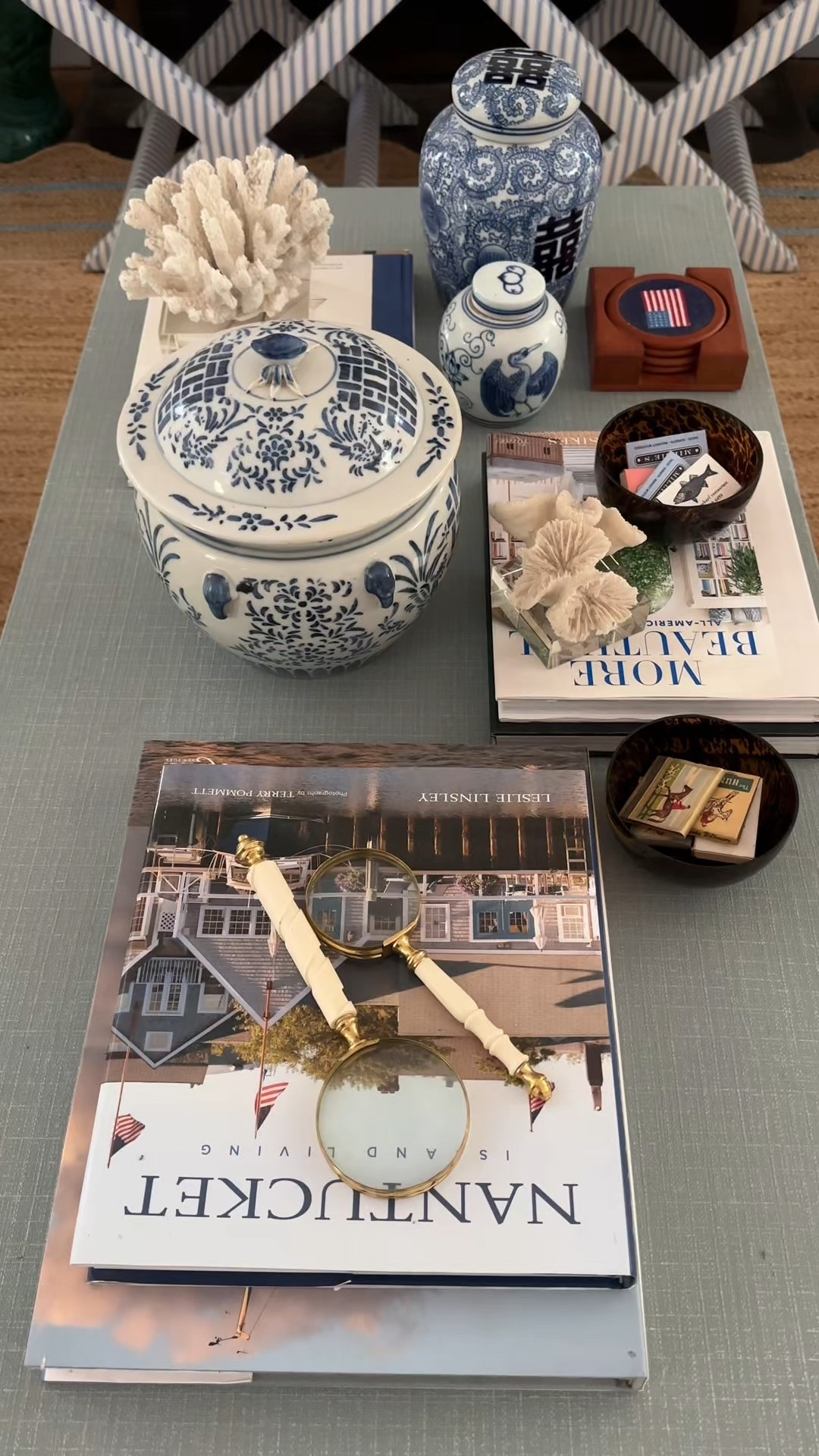 Summer coffee table 💙💙💙

#LTKOver40 #LTKHome #LTKSeasonal