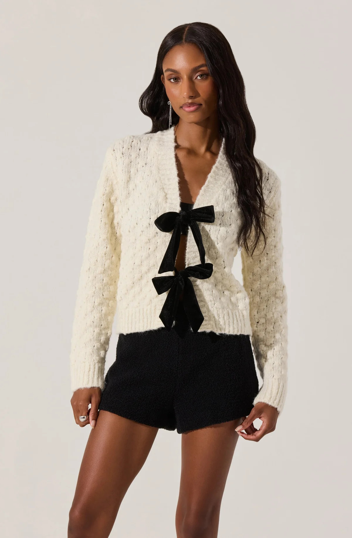 Contrasting Bow Tie Textured Cardigan - Off white / S | ASTR The Label (US)