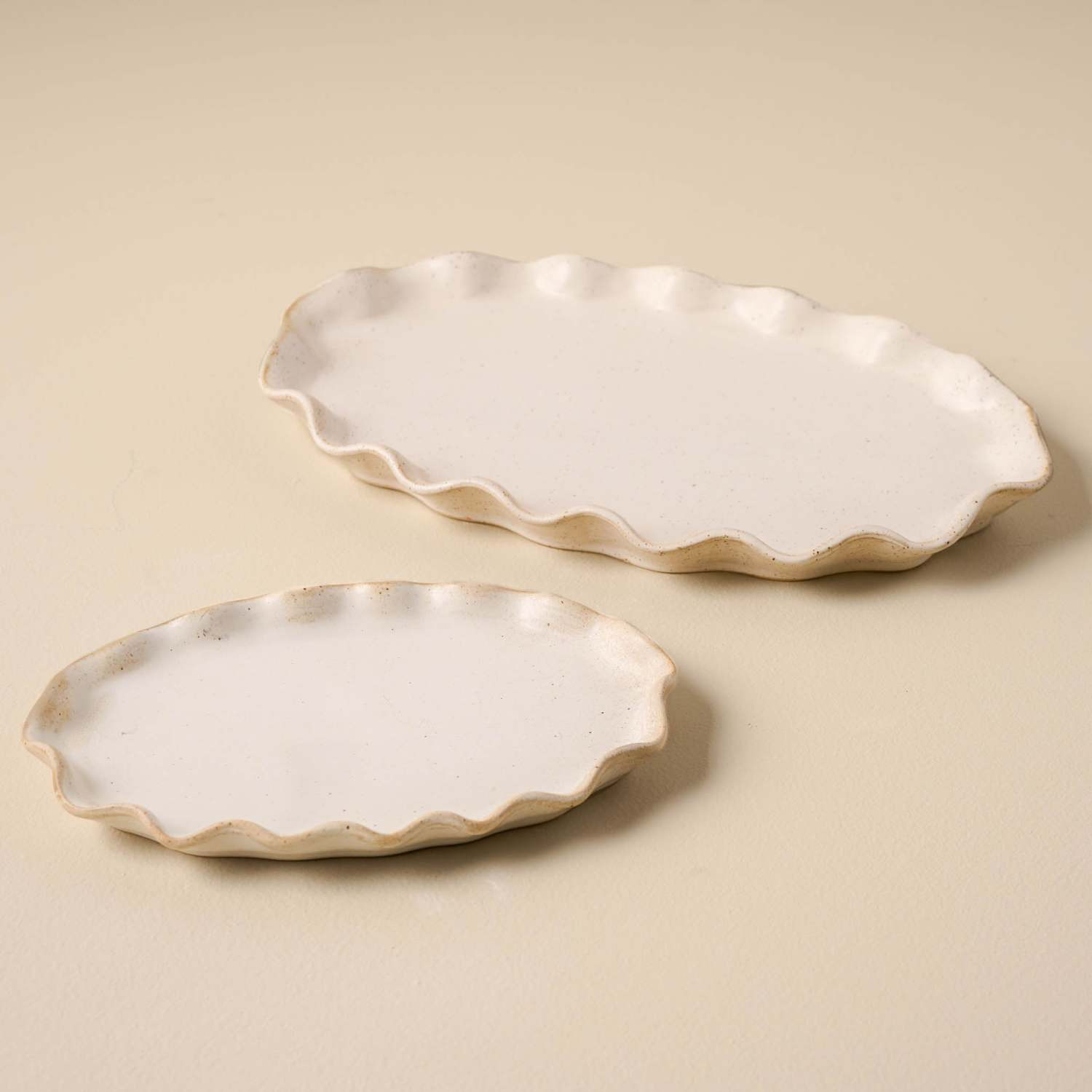 Ceramic Ruffled Tray | Magnolia