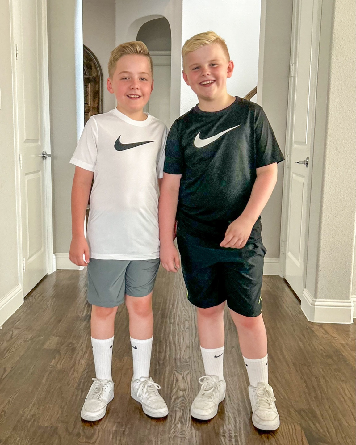 Back to school - Look 2: Two classic combinations: grey & white and all black

#LTKBacktoSchool #LTKKids #LTKSeasonal