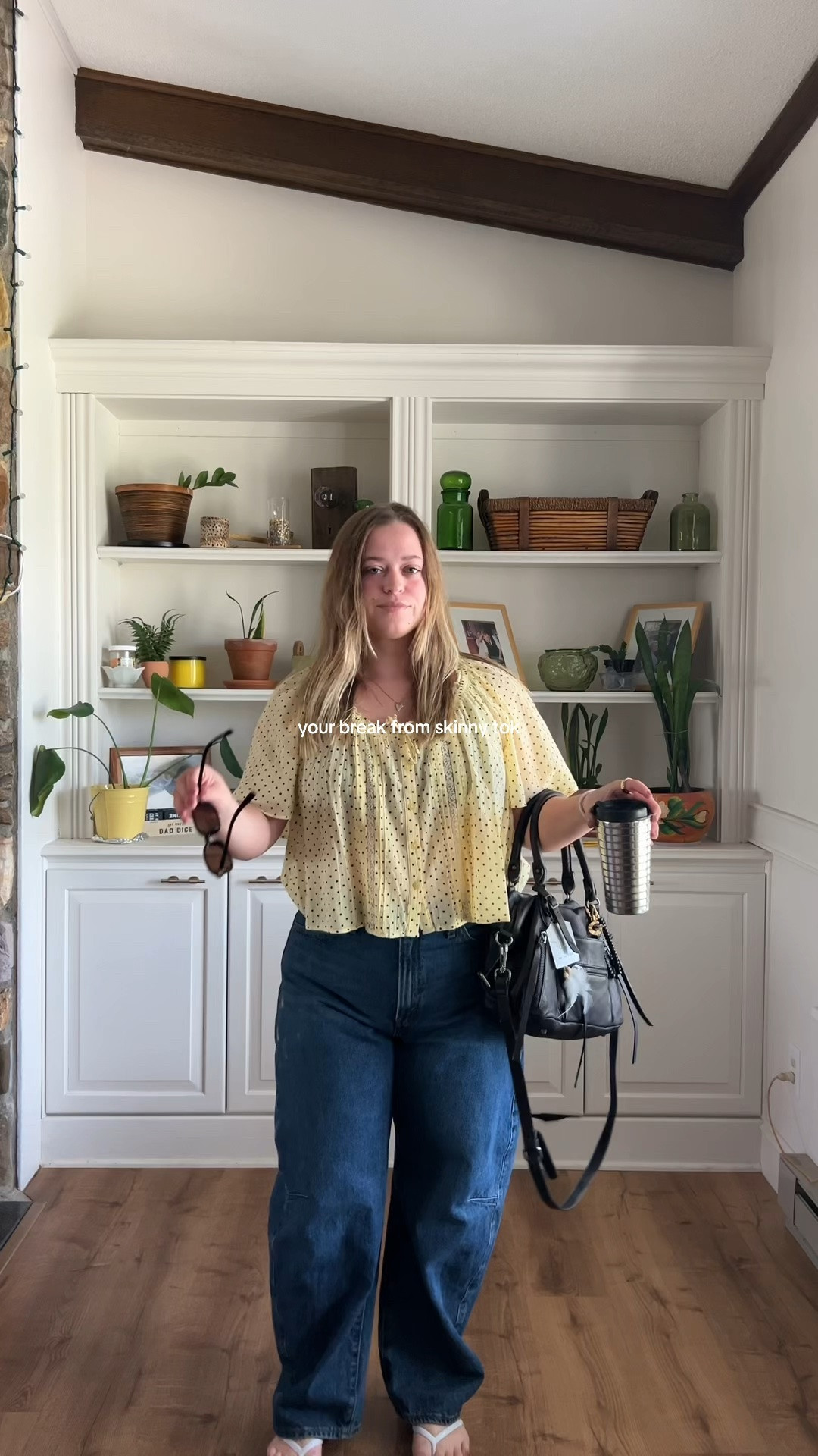 Your scheduled weekly break from skinny tok ❤️😘 #midsize #midsizefashion #normalbodies #allbodiesarebeatiful #bodypositivity

#LTKootd #LTKgrwm
