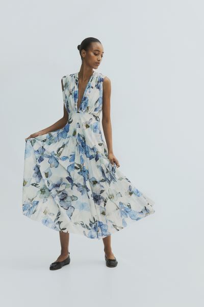 Pleated jersey dress - White/Blue floral - Ladies | H&M GB | H&M (UK, MY, IN, SG, PH, TW, HK)