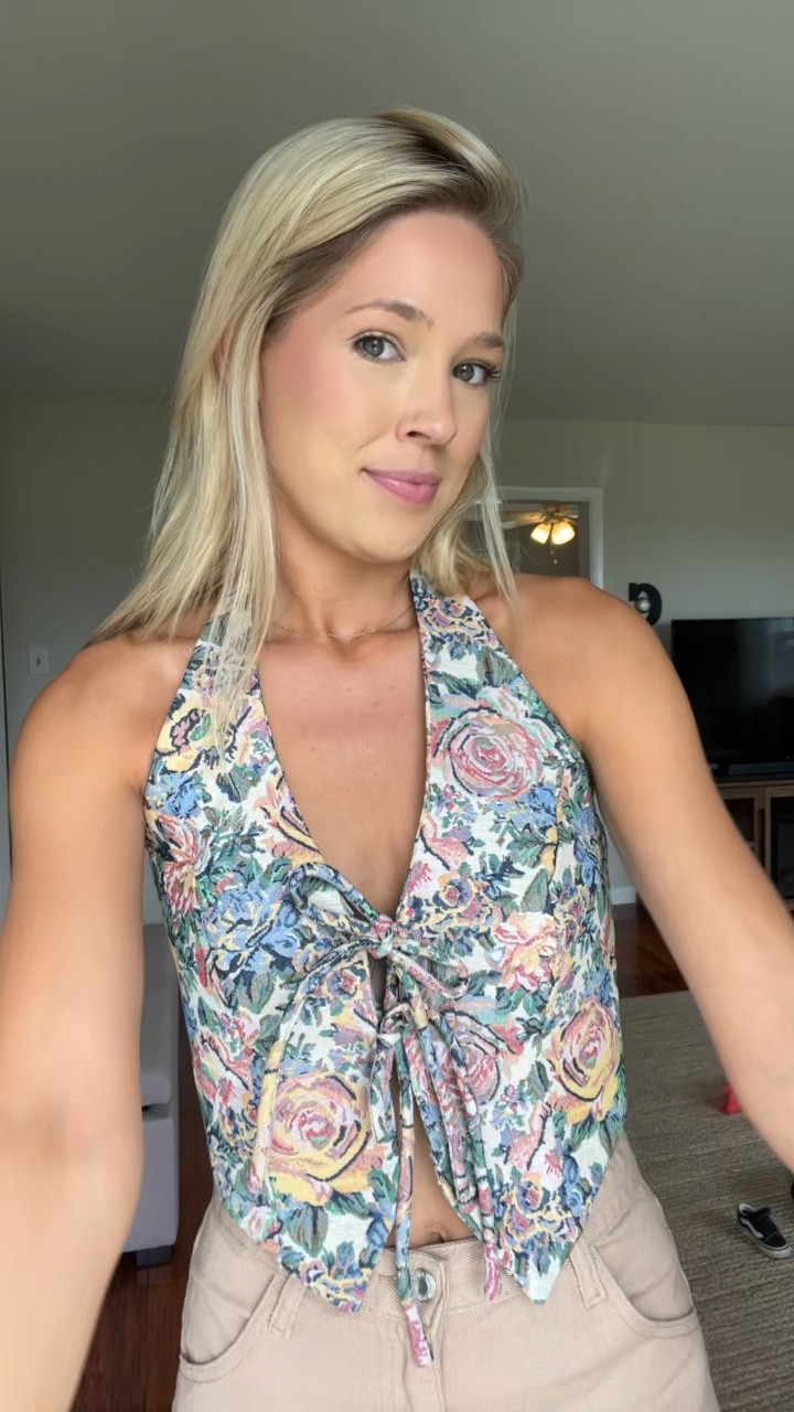 The cutest floral vest! Size small 

#LTKVideo #LTKFindsUnder50 #LTKSaleAlert