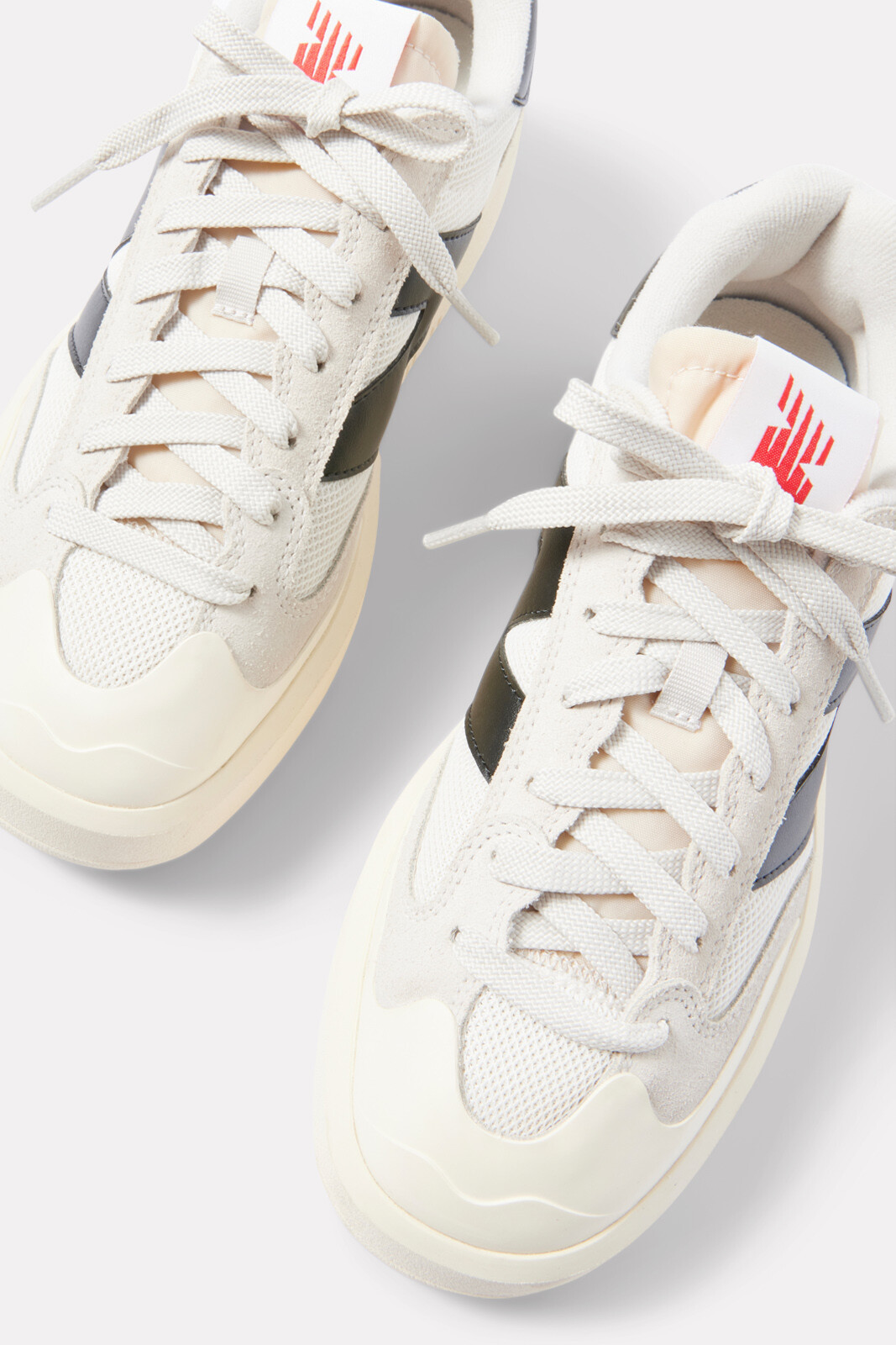 302 Court Sneaker | Evereve