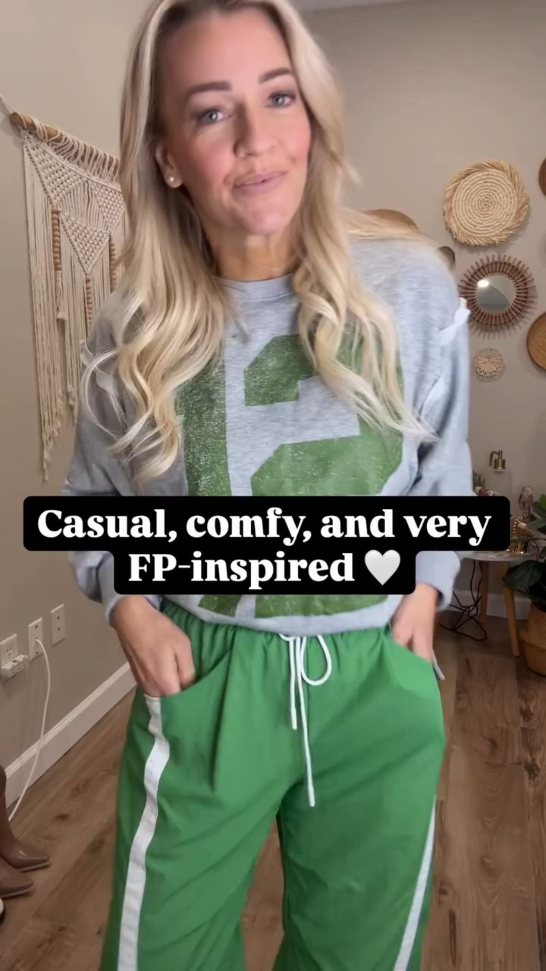 Casual, comfy, and very FP-inspired 🤍
#casual #outfit #casuallook #casualstyle #fp
Pants medium need a small
Top Medium