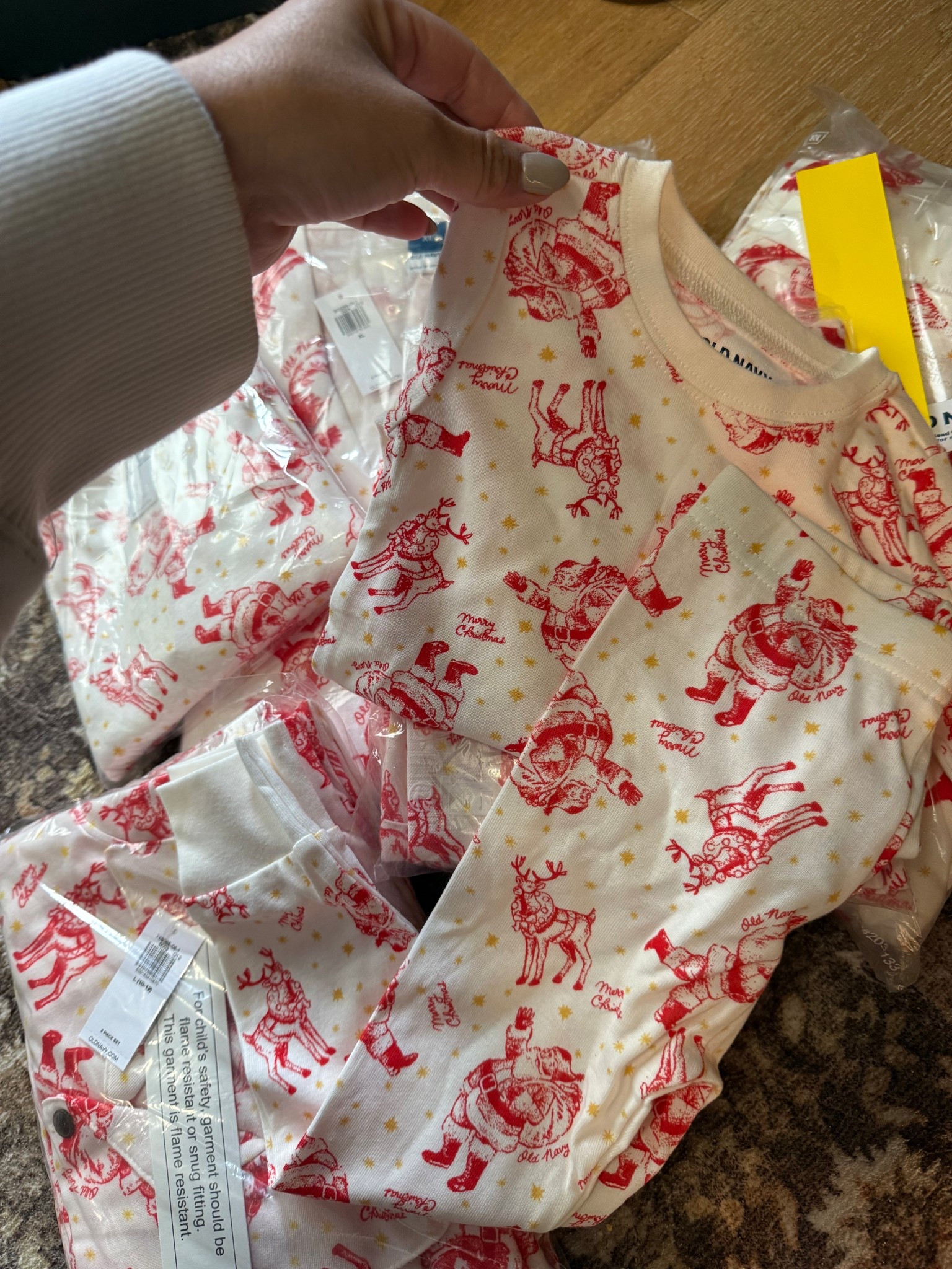 That time of year again, #oldnavy 40% off pajamas 

#LTKSaleAlert #LTKSeasonal #LTKFindsUnder50