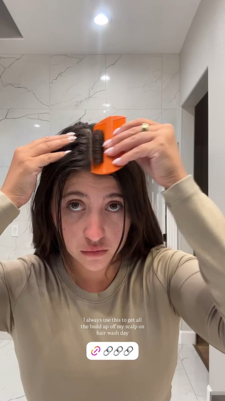 I always use this to get all the build up off my scalp on hair wash day