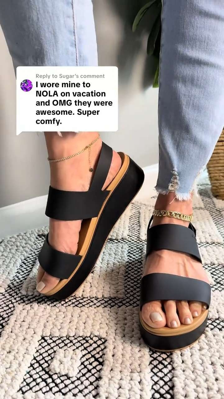 They sit in that middle ground where your outfit doesn’t feel too casual but not overdressed either

#LTKFinds #LTKShoeCrush #LTKStyle
#CrocsStyle #BalancedFit #EverydayLooks #earnscommissions 

 #LTKootd #LTKOver40 #LTKTravel